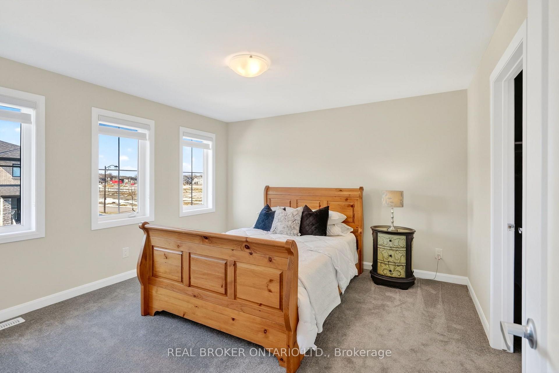 Photo 27 of 548 Anchor Circle, Ottawa, Mahogany Community — HOMEH