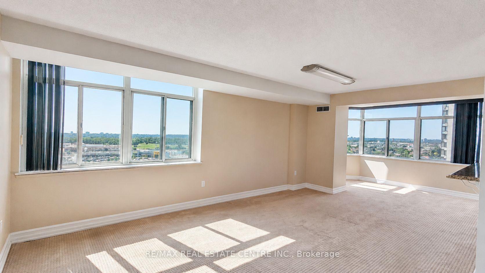 Photo 6 of Unit 1515, 300 Webb Drive, Mississauga, City Centre — HOMEH