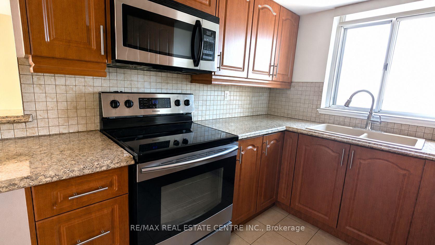 Photo 17 of Unit 1515, 300 Webb Drive, Mississauga, City Centre — HOMEH
