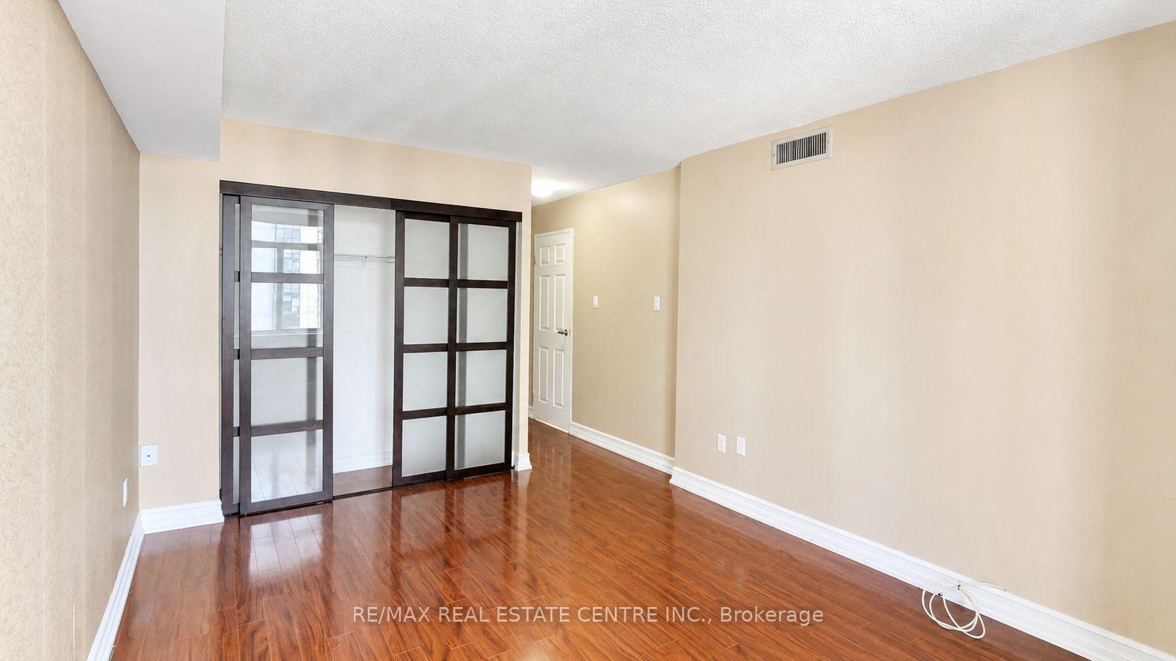 Photo 18 of Unit 1515, 300 Webb Drive, Mississauga, City Centre — HOMEH