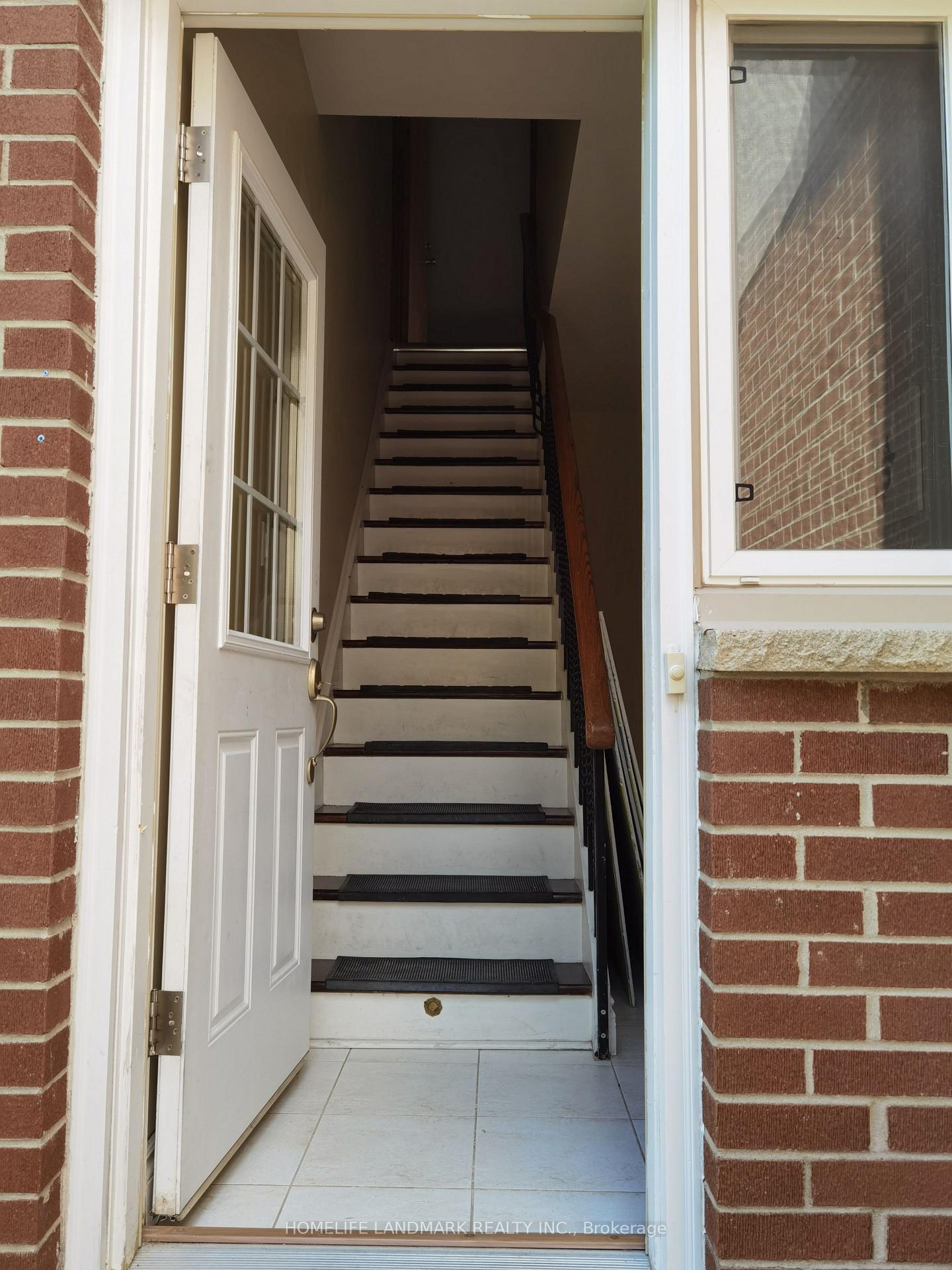 Photo 3 of 109 Brookside Road S, Richmond Hill, Westbrook — HOMEH
