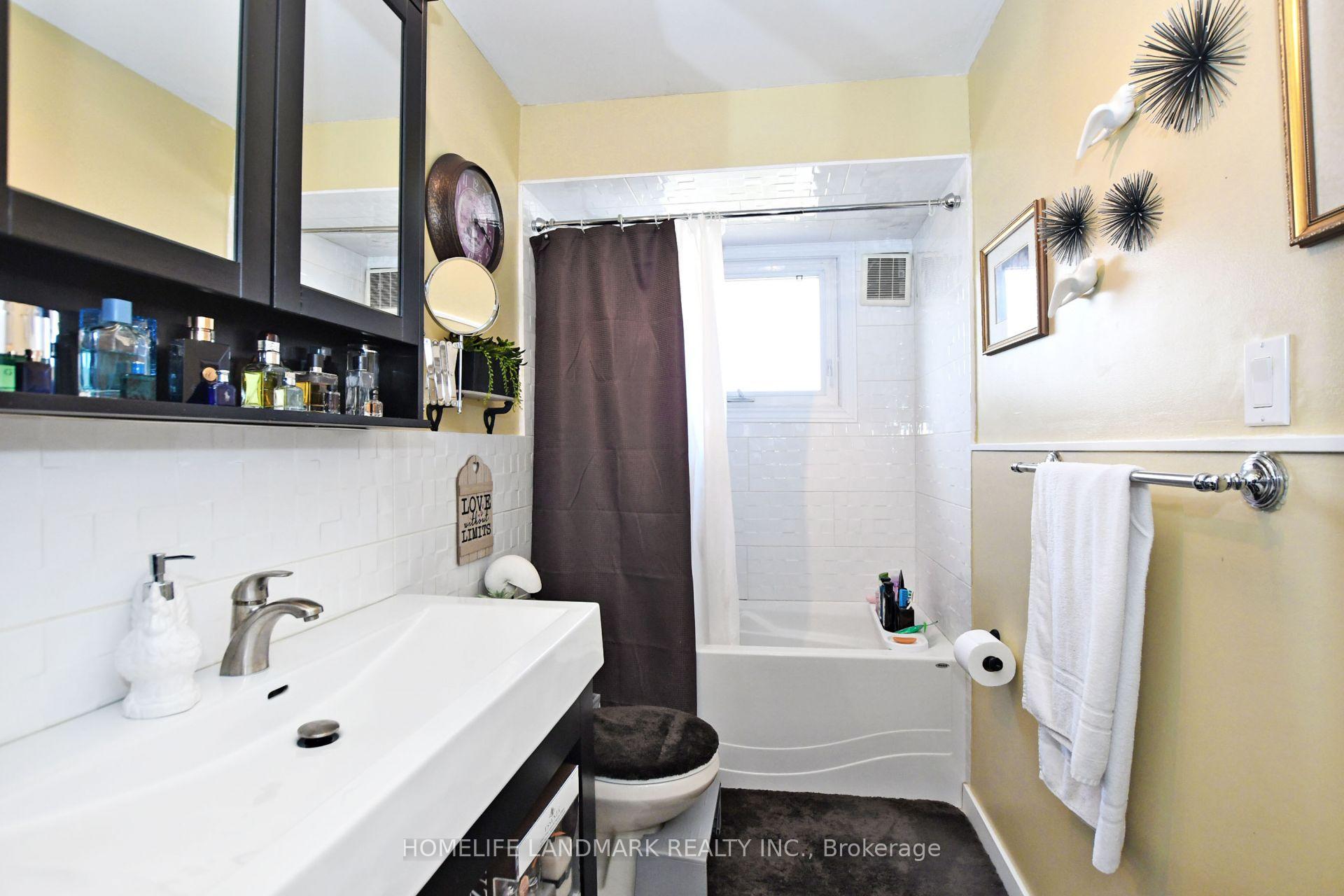 Photo 12 of 109 Brookside Road S, Richmond Hill, Westbrook — HOMEH