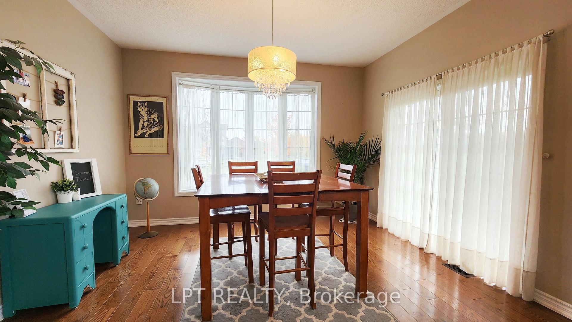 Photo 15 of 12 Plowright Road, Springwater, Minesing — HOMEH