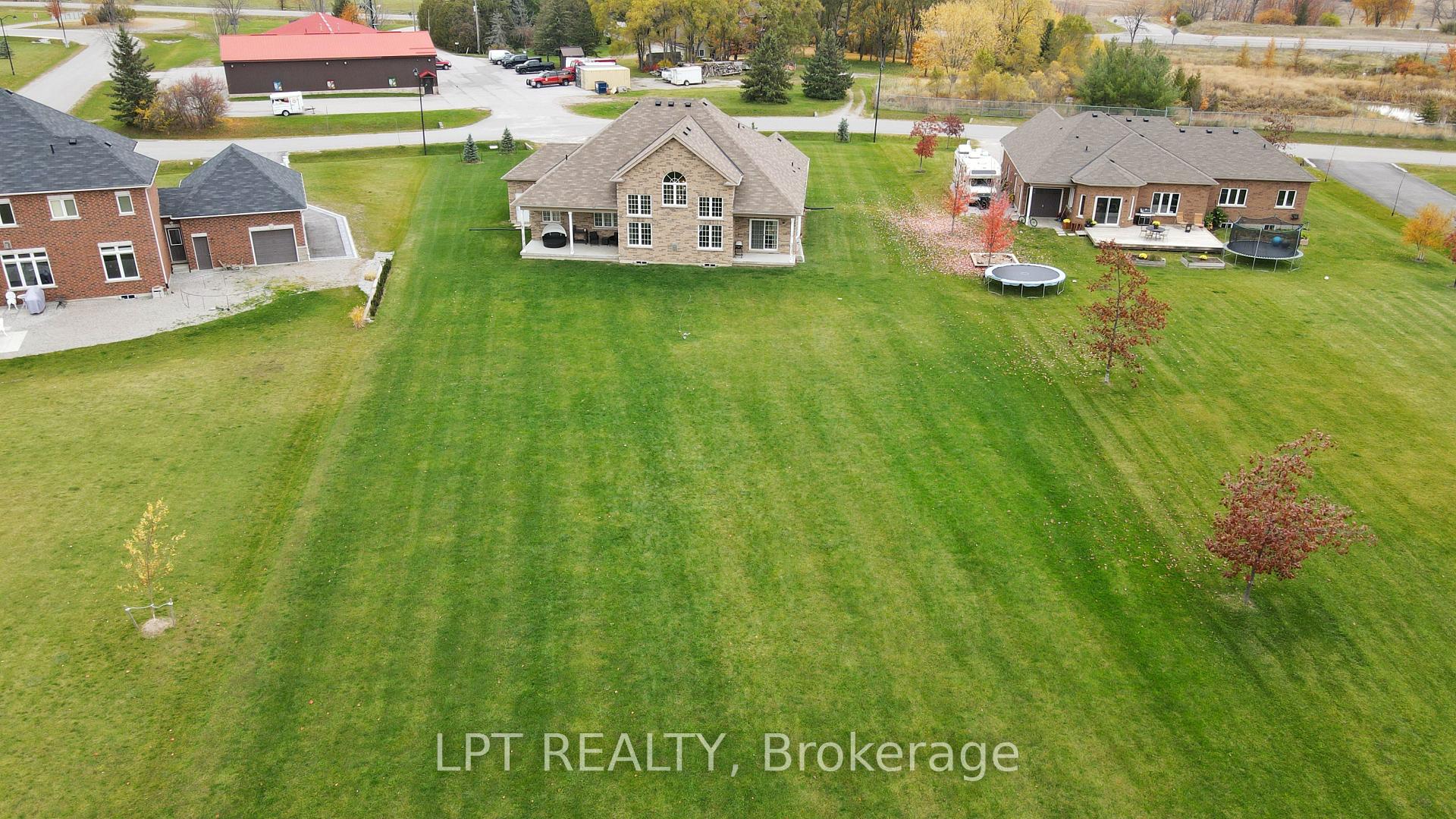 Photo 35 of 12 Plowright Road, Springwater, Minesing — HOMEH