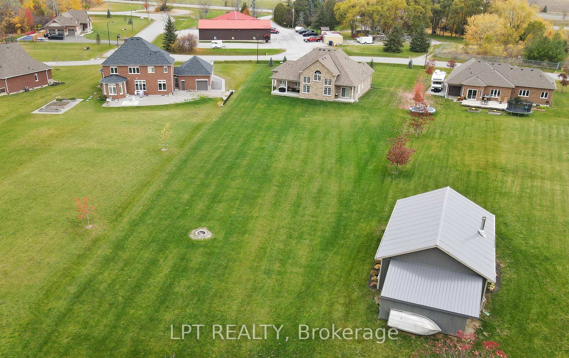 Photo 36 of 12 Plowright Road, Springwater, Minesing — HOMEH
