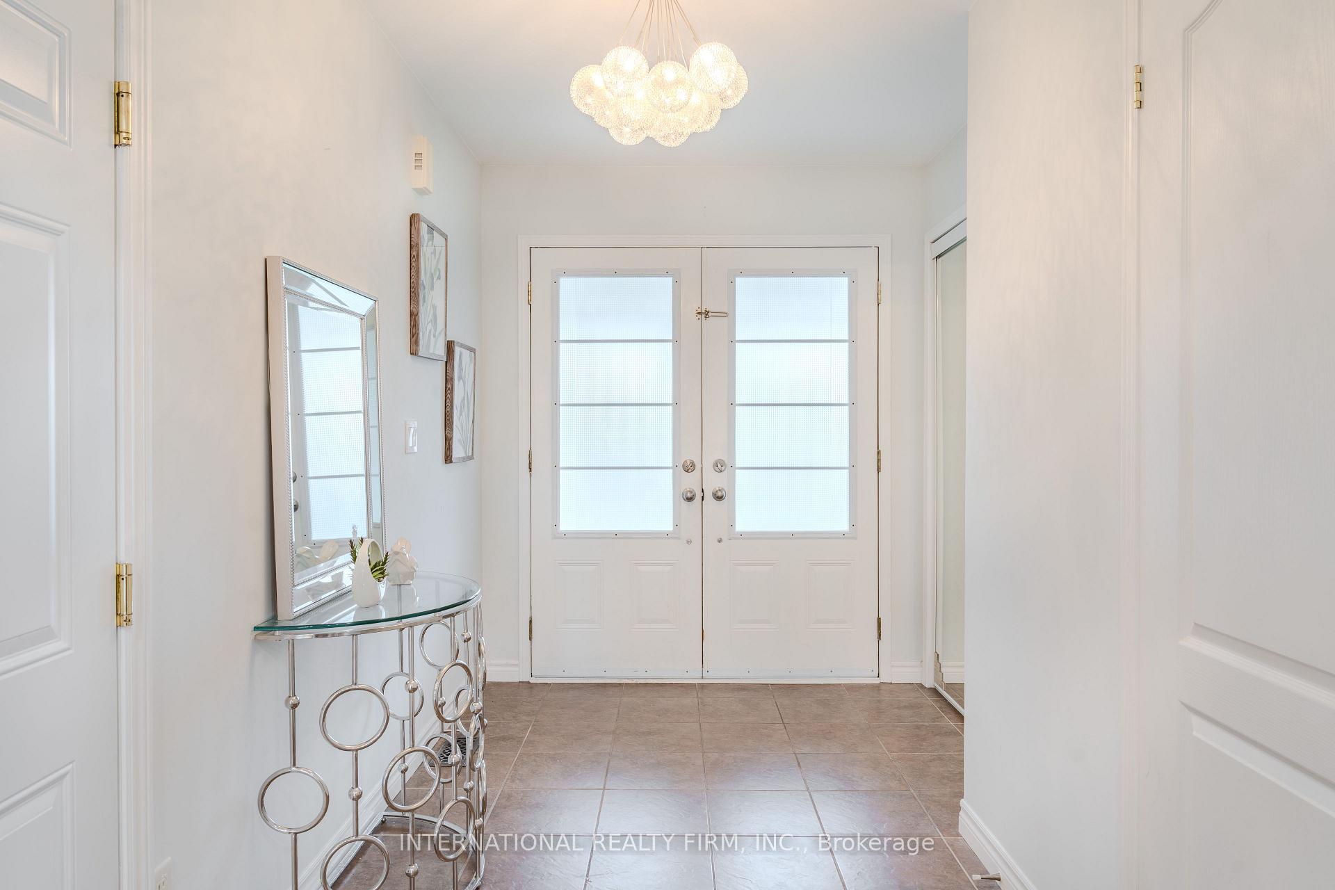 Photo 14 of 4881 Capri Crescent, Burlington, Alton — HOMEH
