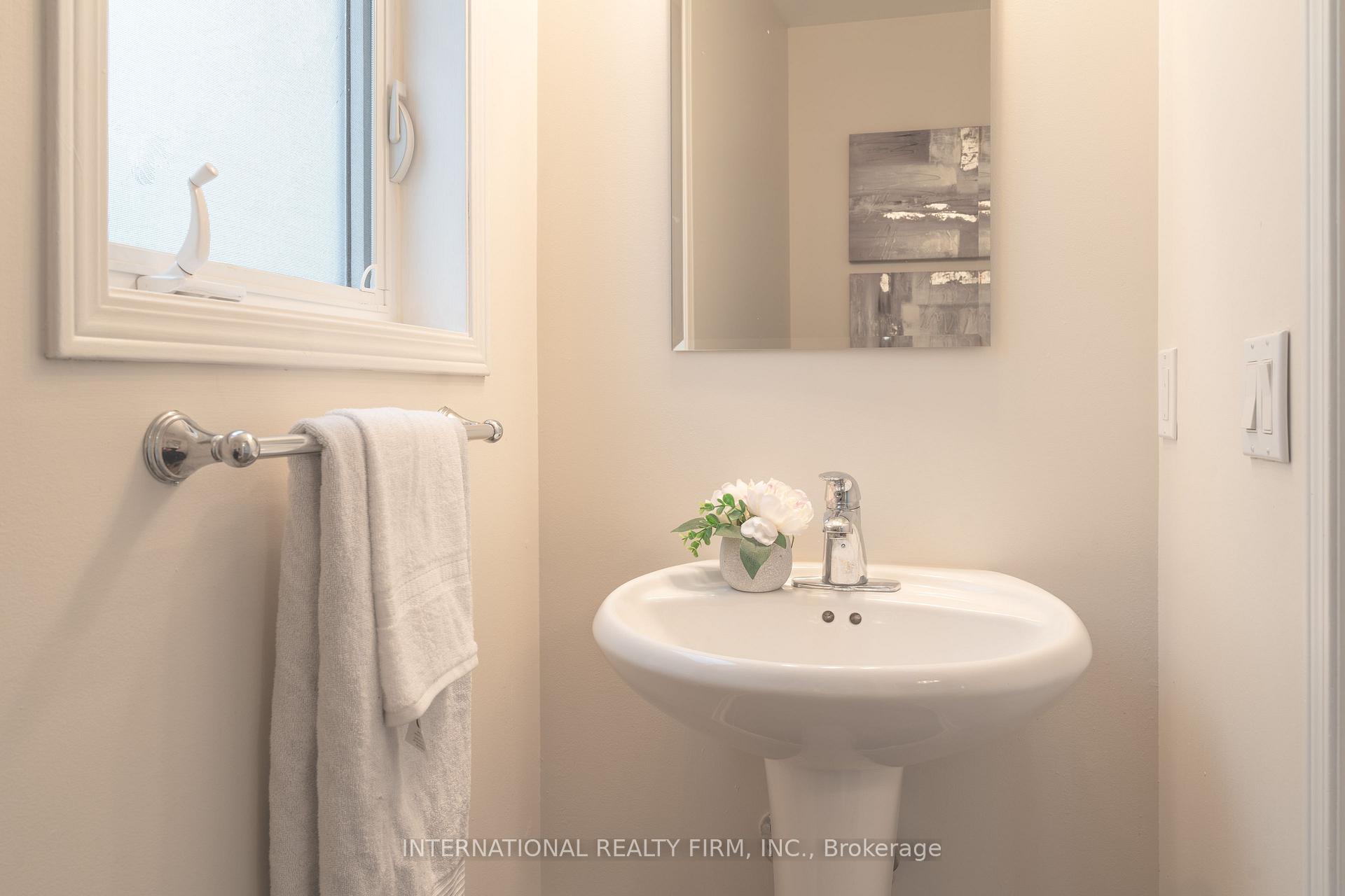Photo 16 of 4881 Capri Crescent, Burlington, Alton — HOMEH