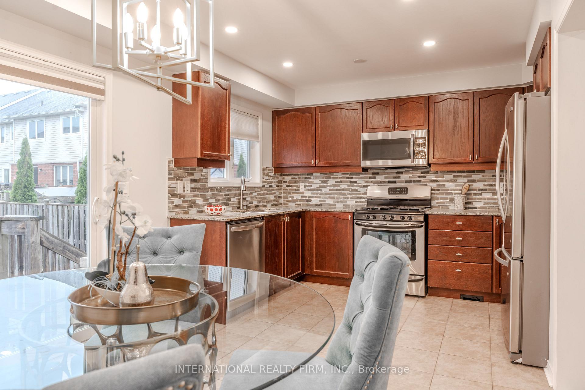 Photo 30 of 4881 Capri Crescent, Burlington, Alton — HOMEH