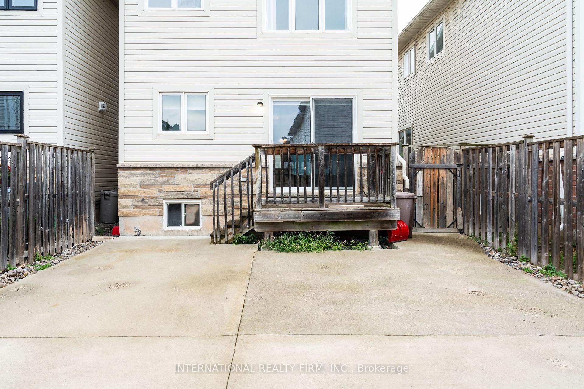 Photo 76 of 4881 Capri Crescent, Burlington, Alton — HOMEH