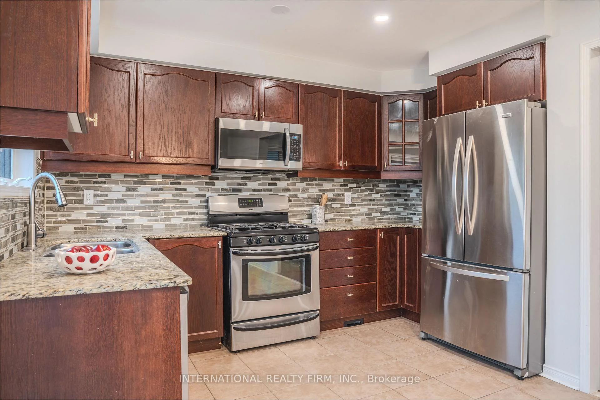 Photo 22 of 4881 Capri Crescent, Burlington, Alton — HOMEH