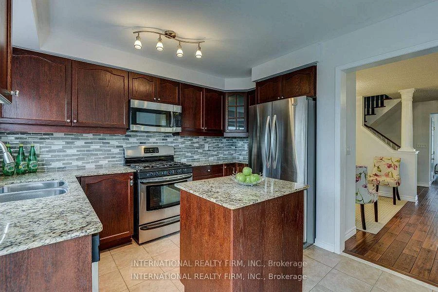Photo 33 of 4881 Capri Crescent, Burlington, Alton — HOMEH