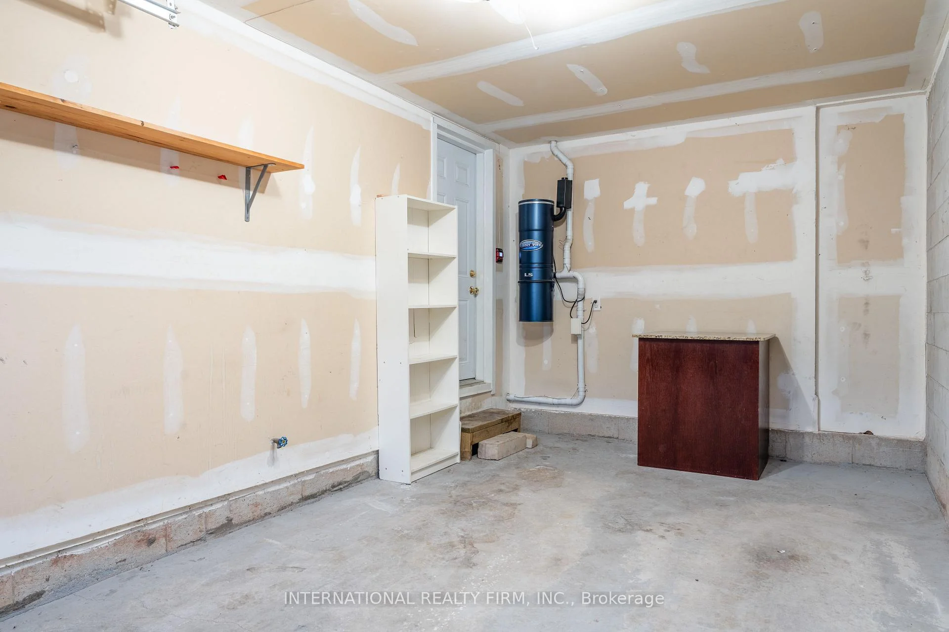 Photo 34 of 4881 Capri Crescent, Burlington, Alton — HOMEH