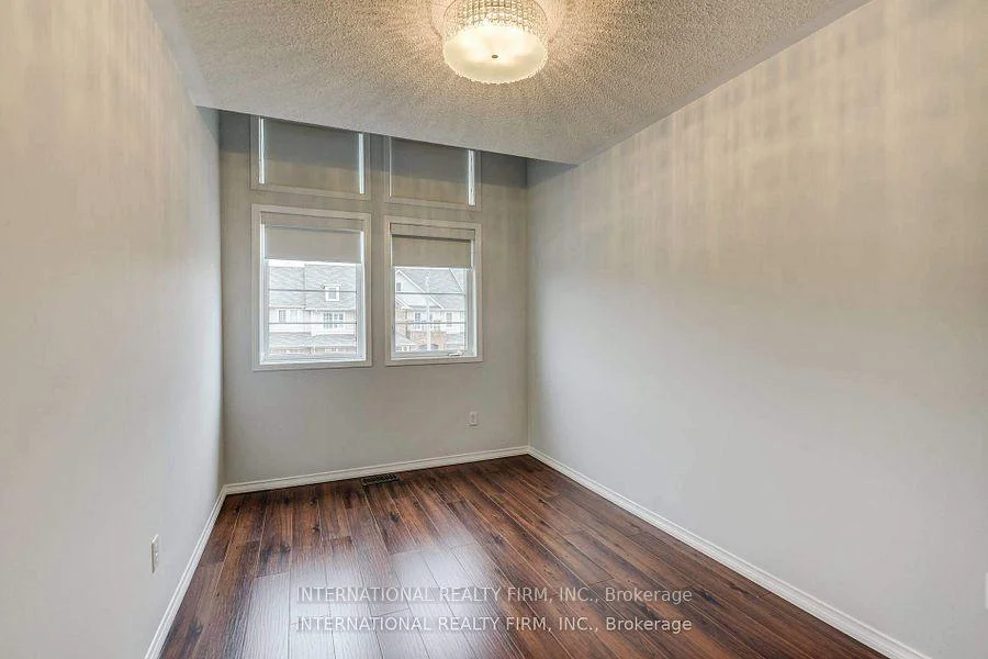 Photo 49 of 4881 Capri Crescent, Burlington, Alton — HOMEH