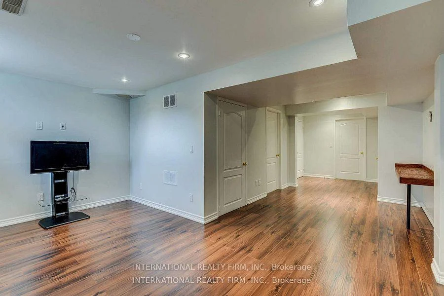 Photo 57 of 4881 Capri Crescent, Burlington, Alton — HOMEH