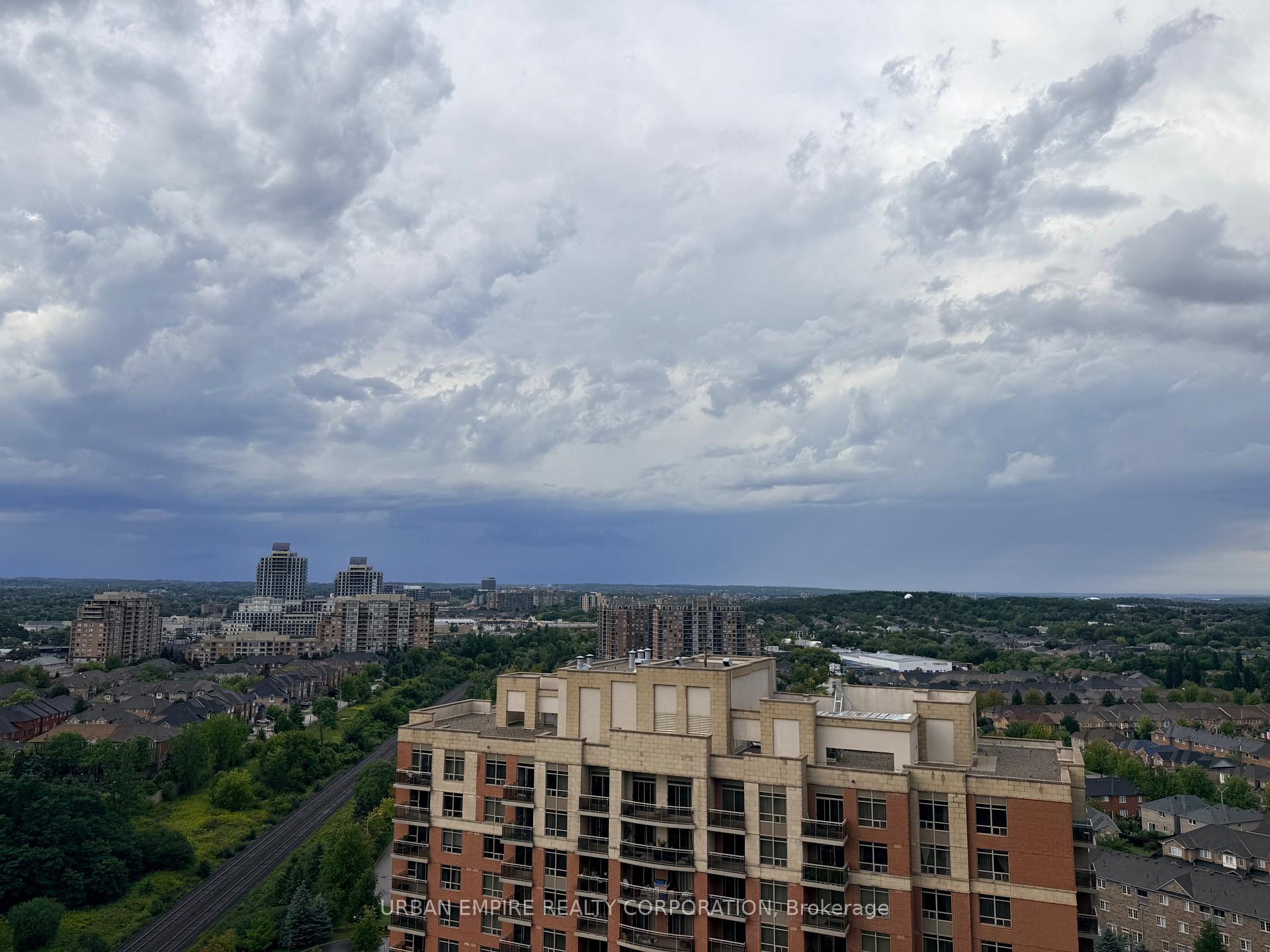 Photo 3 of Unit 1704, 85 Oneida Crescent, Richmond Hill, Langstaff — HOMEH