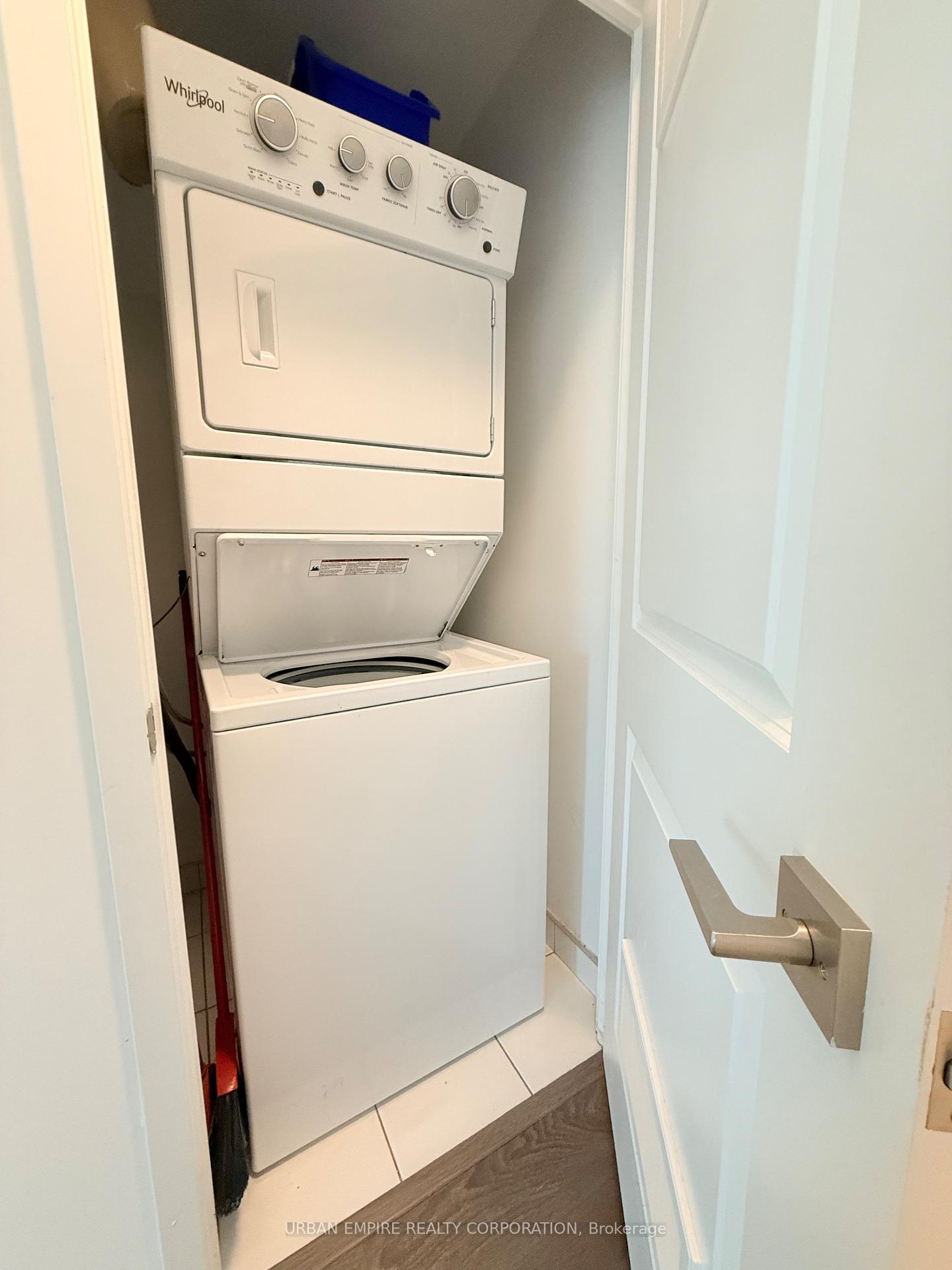 Photo 16 of Unit 1704, 85 Oneida Crescent, Richmond Hill, Langstaff — HOMEH