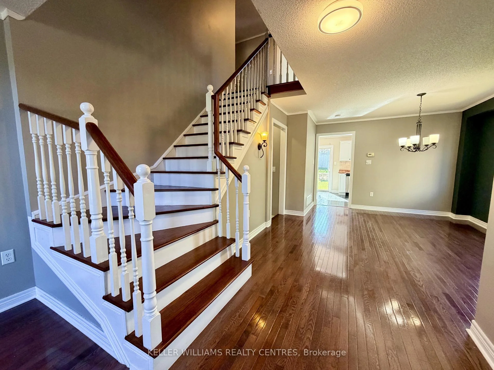 Photo 8 of 111 Bentley Crescent, Barrie, 400 West — HOMEH