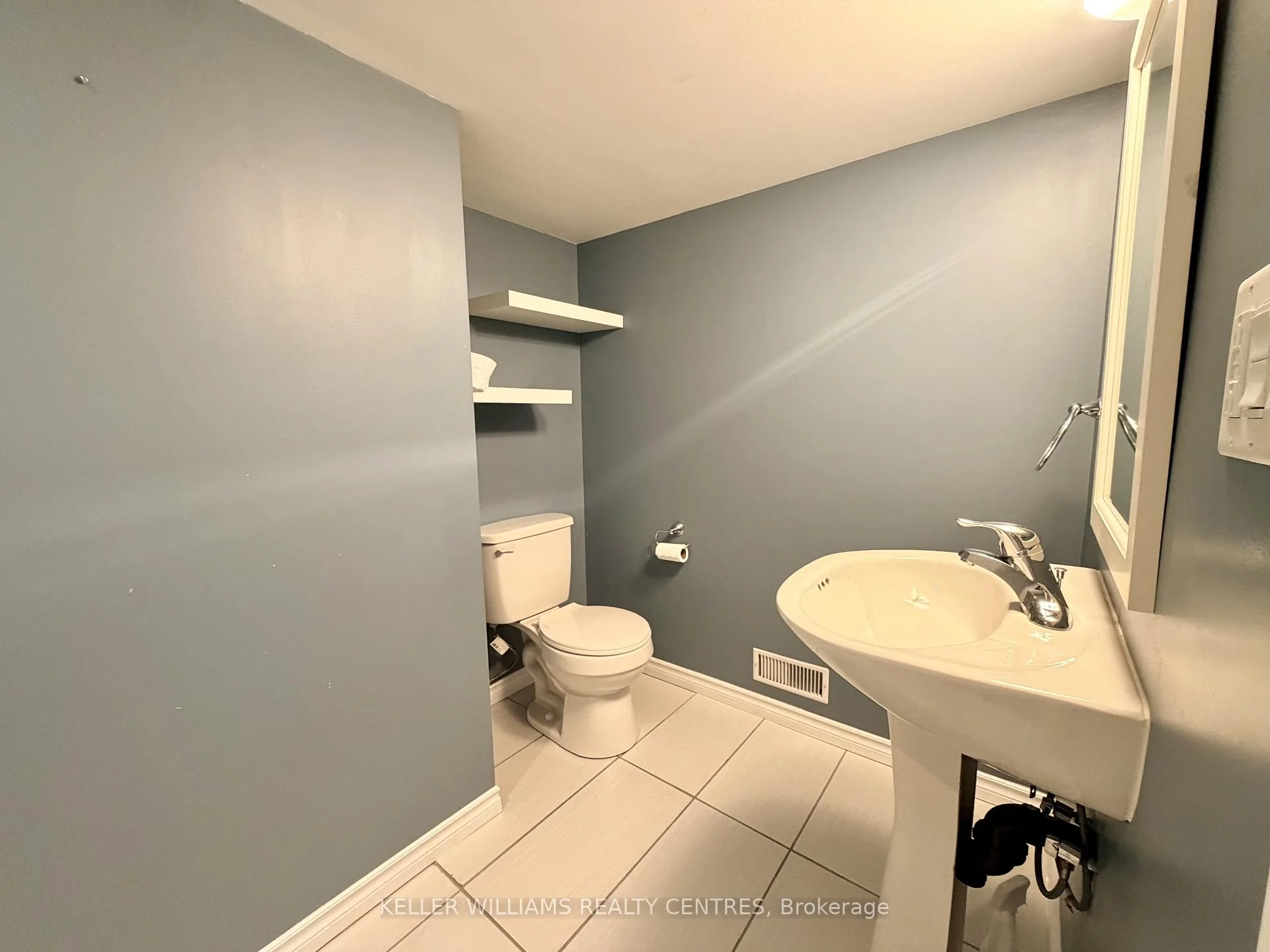 Photo 28 of 111 Bentley Crescent, Barrie, 400 West — HOMEH