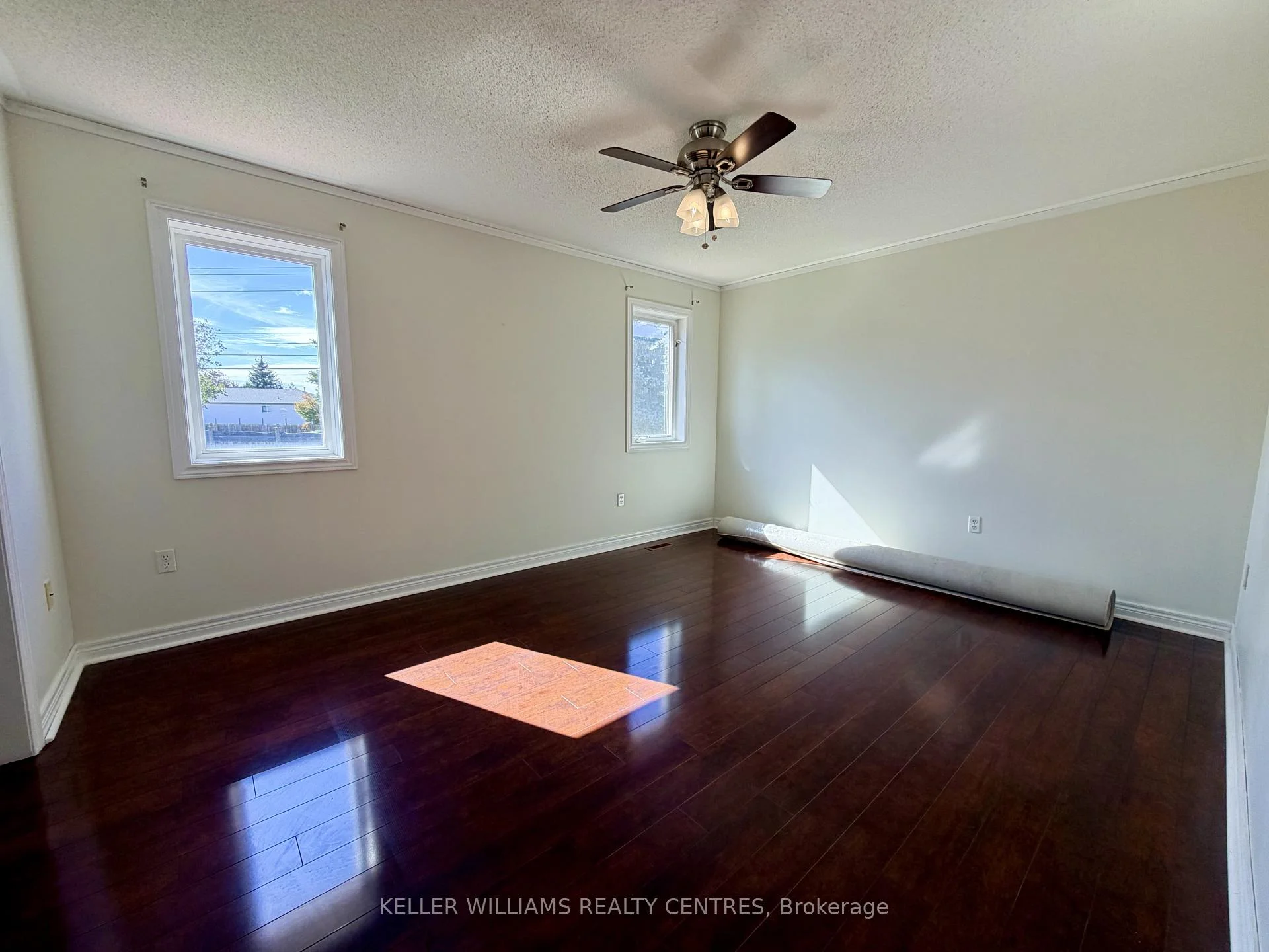 Photo 34 of 111 Bentley Crescent, Barrie, 400 West — HOMEH