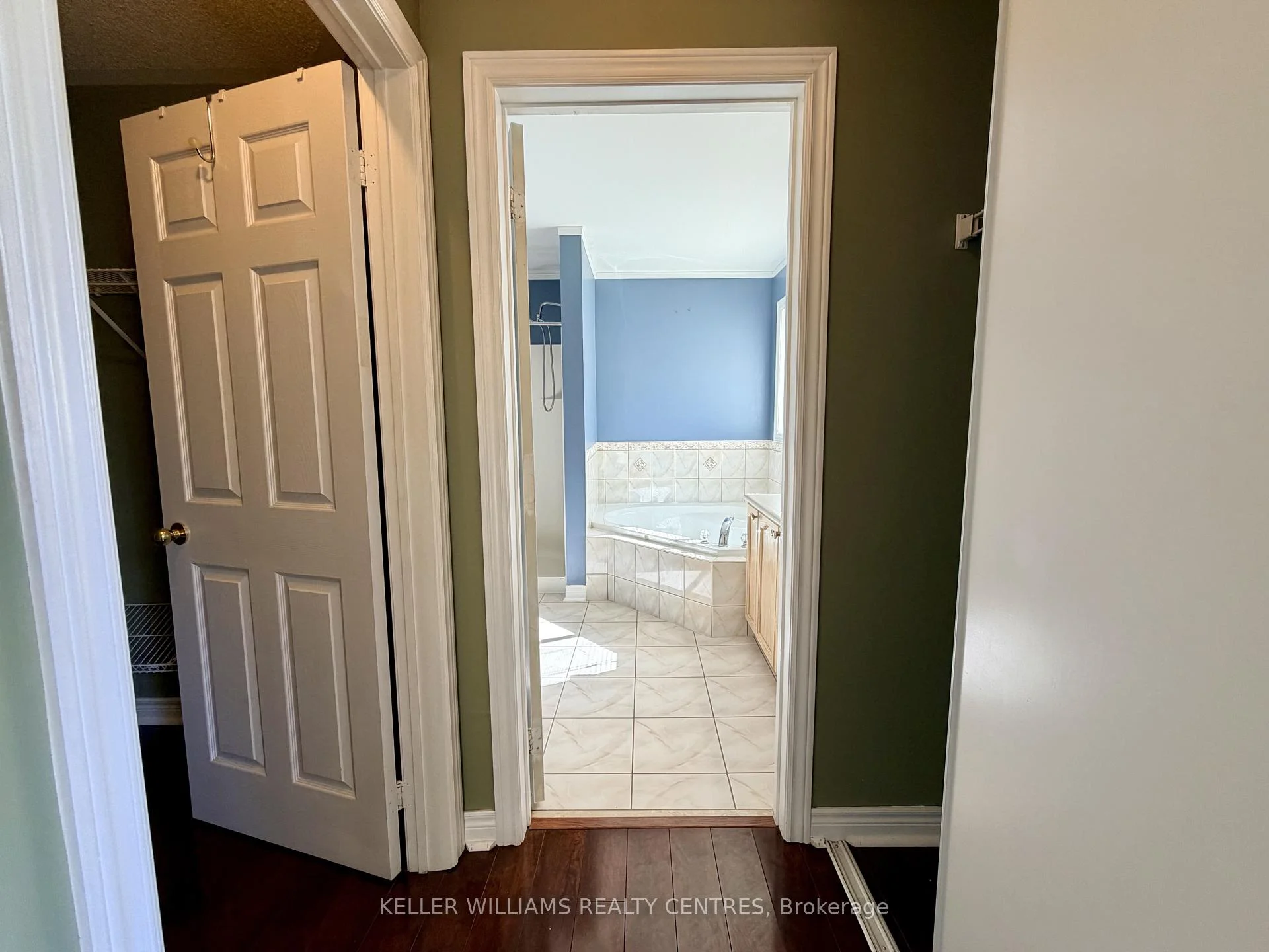 Photo 35 of 111 Bentley Crescent, Barrie, 400 West — HOMEH