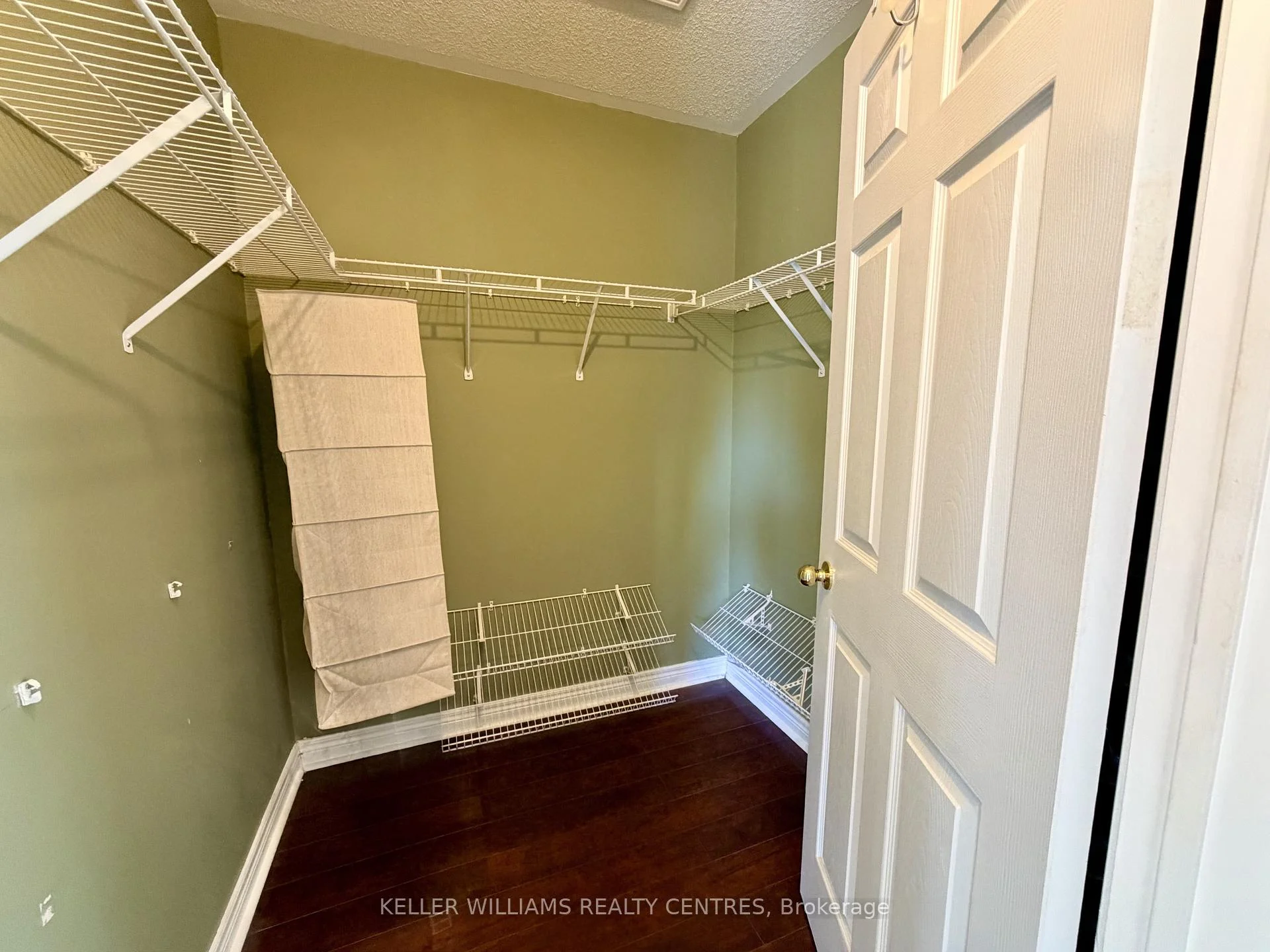 Photo 36 of 111 Bentley Crescent, Barrie, 400 West — HOMEH