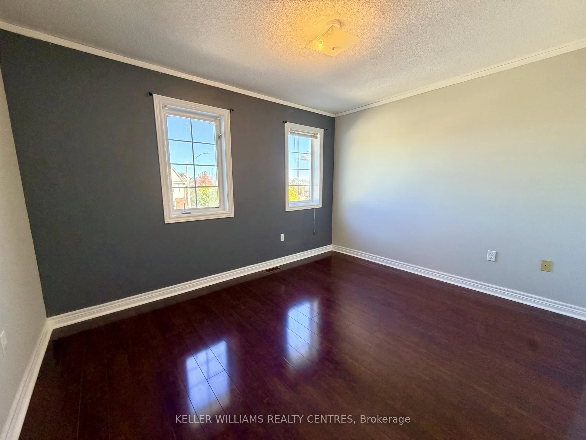 Photo 39 of 111 Bentley Crescent, Barrie, 400 West — HOMEH