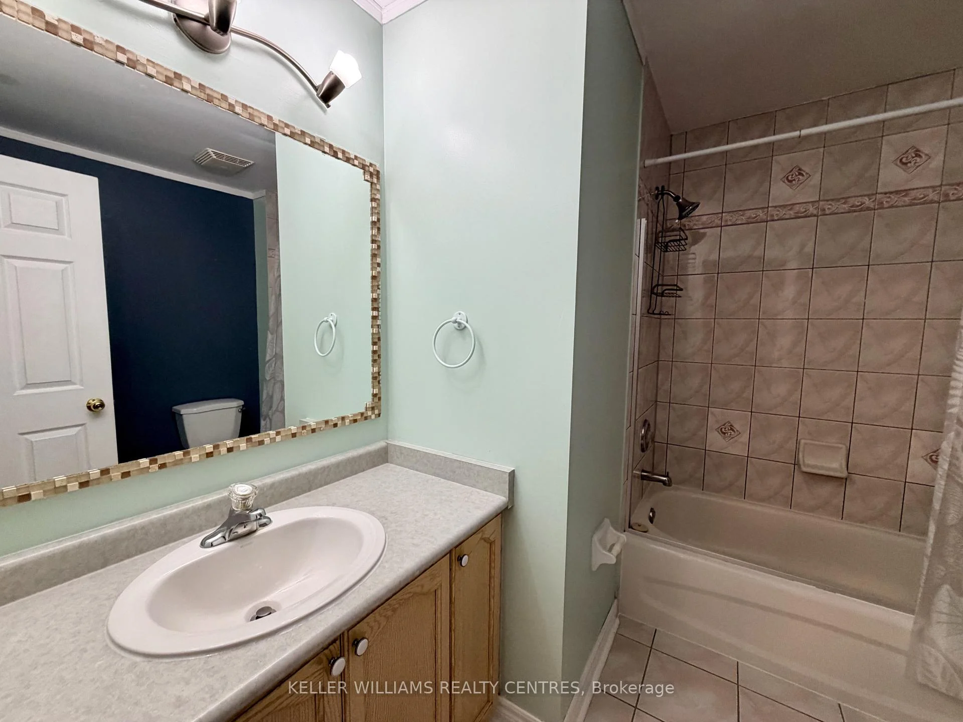 Photo 43 of 111 Bentley Crescent, Barrie, 400 West — HOMEH