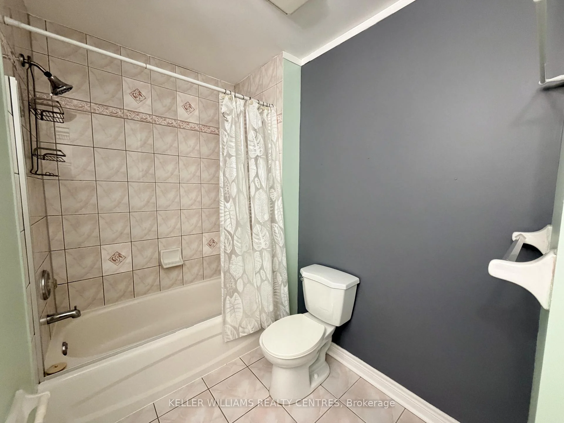 Photo 44 of 111 Bentley Crescent, Barrie, 400 West — HOMEH