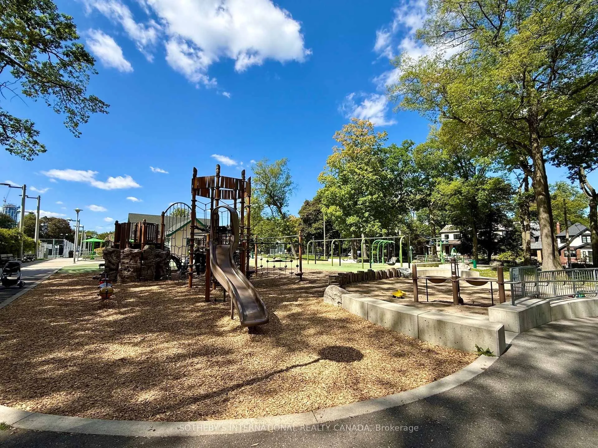 Photo 45 of 186 Rosedale Heights Drive, Toronto, Rosedale-Moore Park — HOMEH