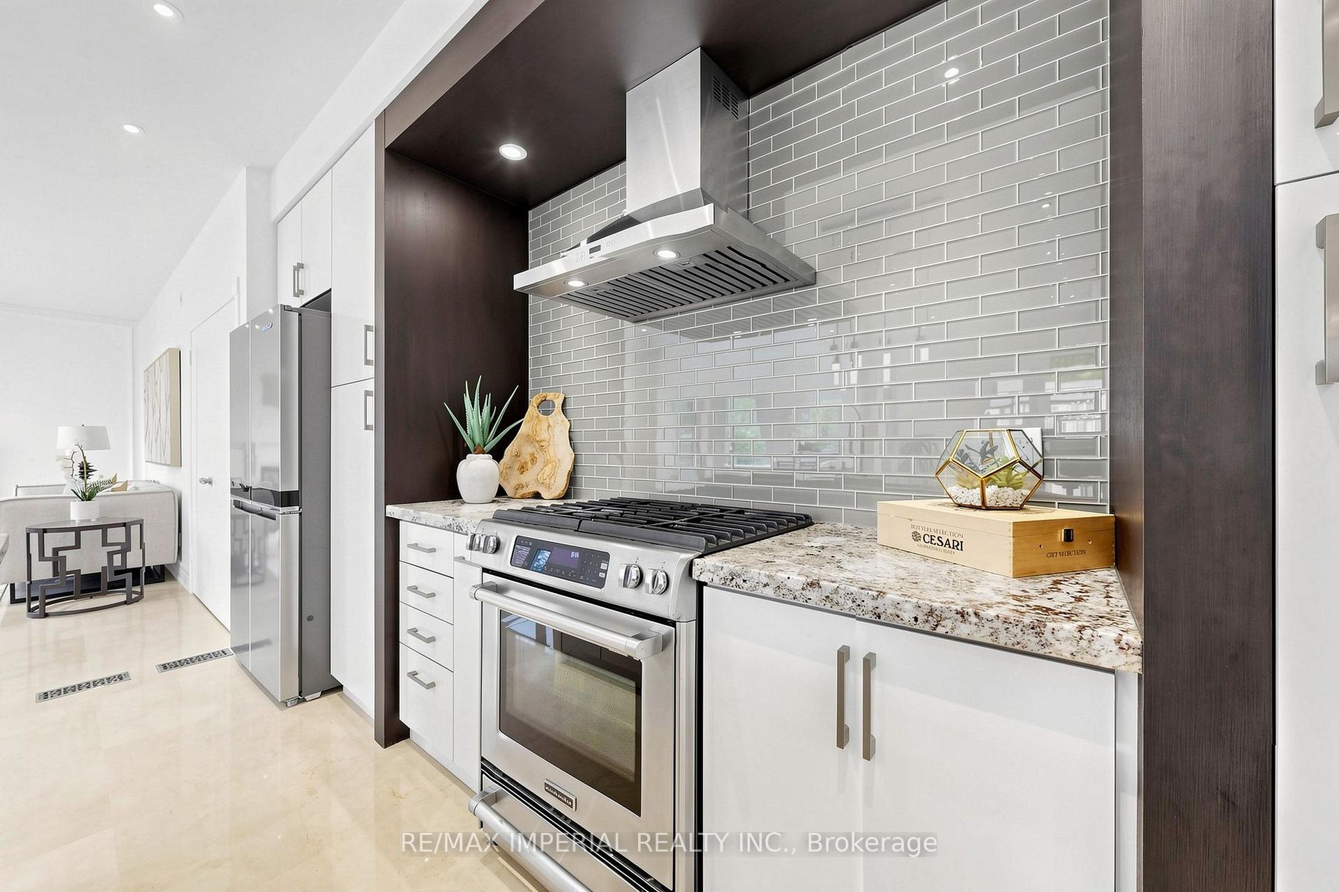 Photo 17 of 9 Elderwood Drive, Richmond Hill, Bayview Hill — HOMEH
