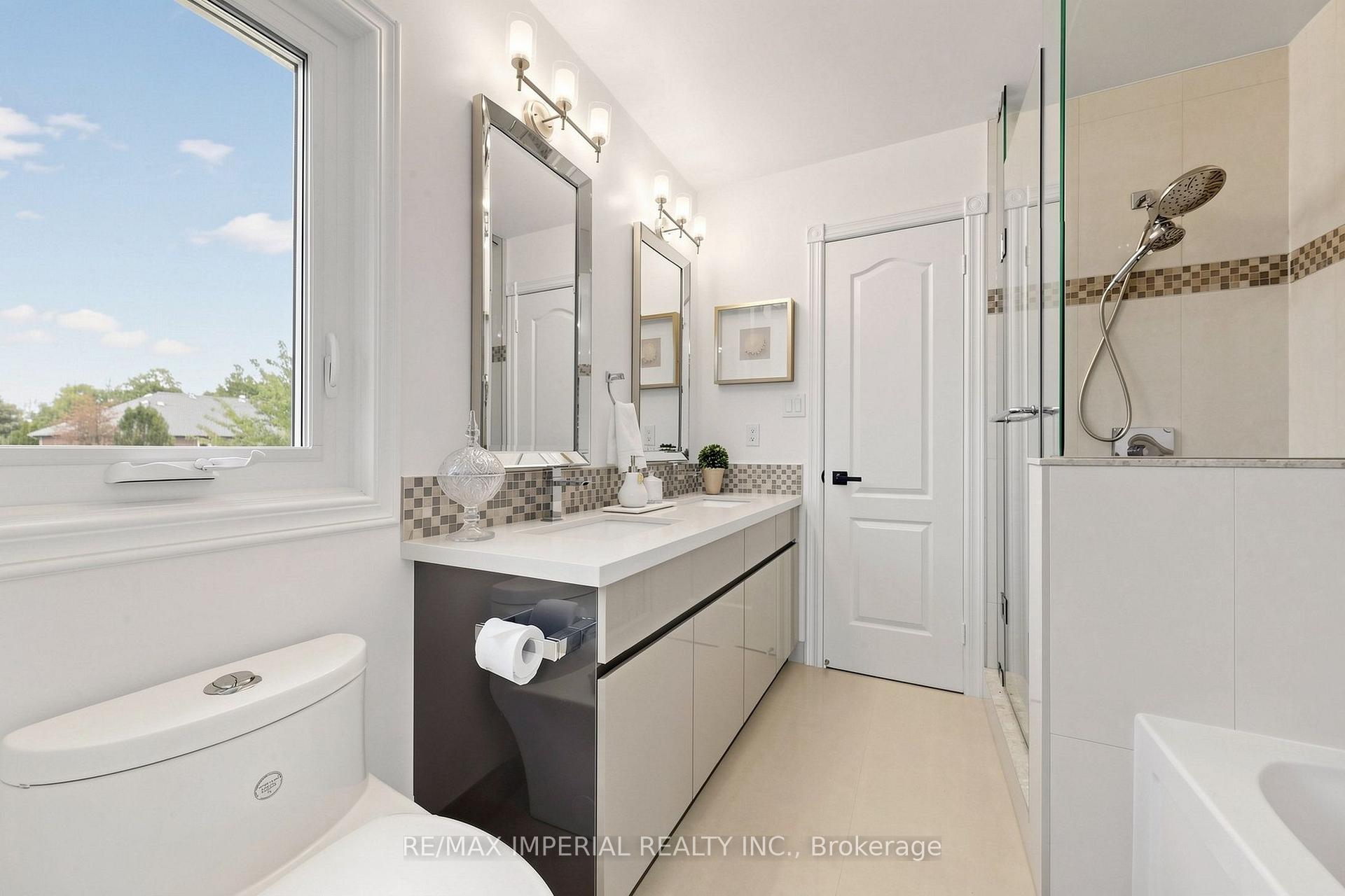 Photo 35 of 9 Elderwood Drive, Richmond Hill, Bayview Hill — HOMEH