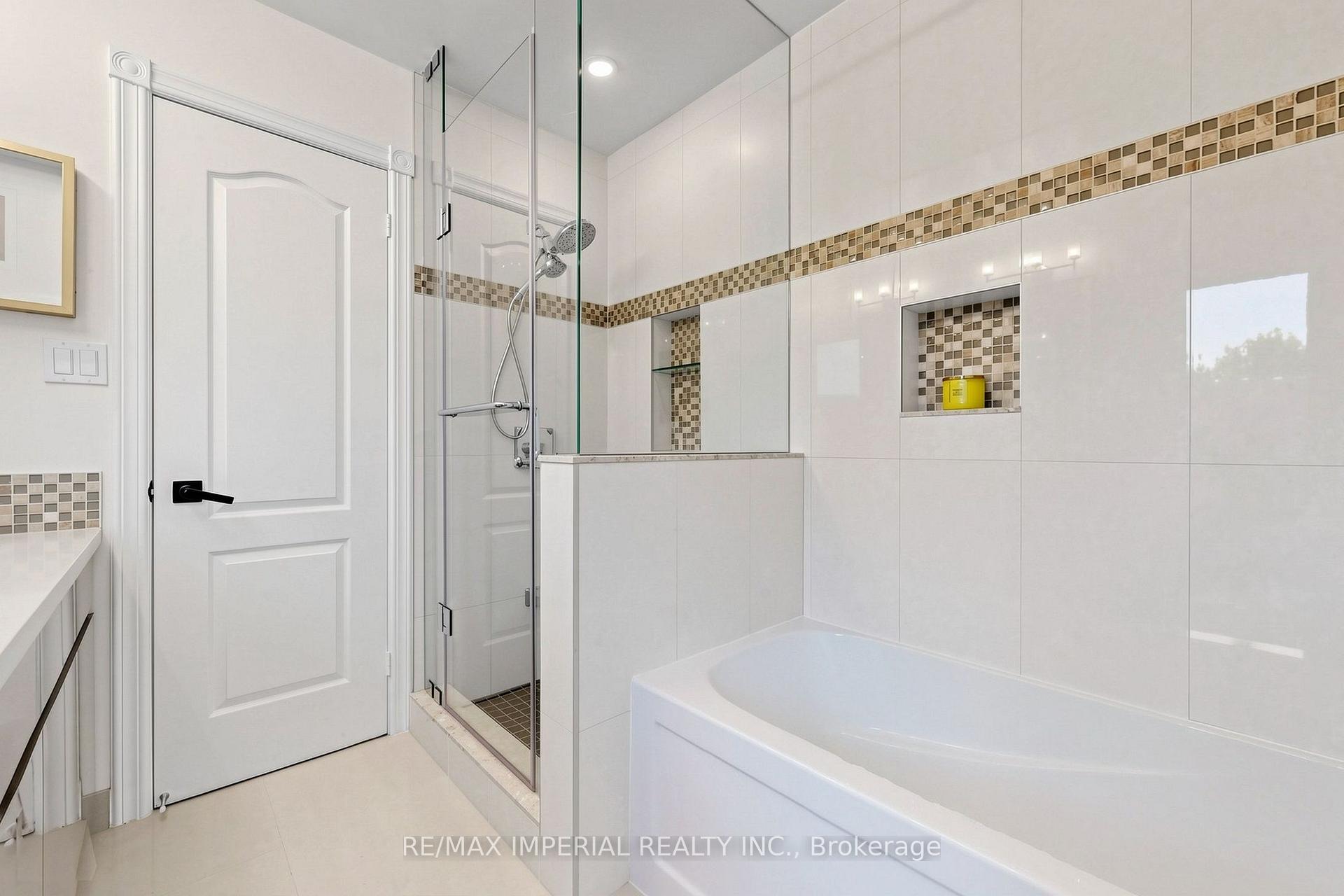 Photo 36 of 9 Elderwood Drive, Richmond Hill, Bayview Hill — HOMEH