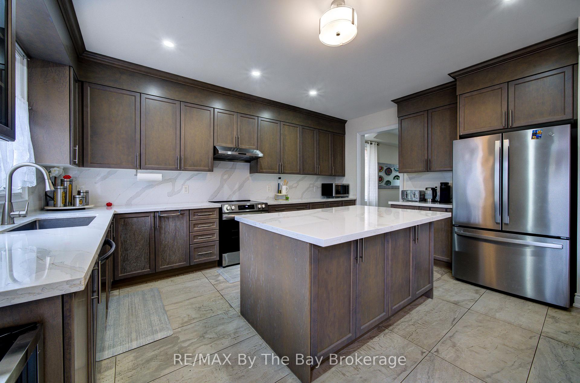 Photo 13 of 120 Allegra Drive, Wasaga Beach — HOMEH