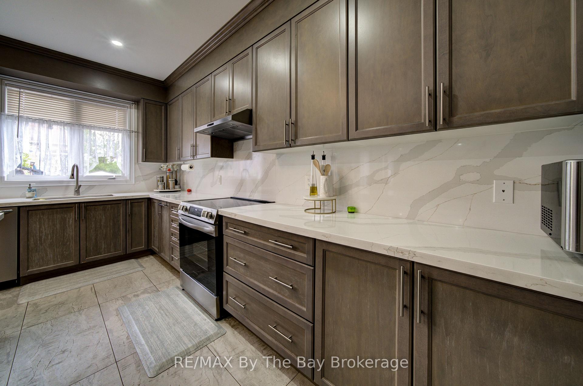 Photo 17 of 120 Allegra Drive, Wasaga Beach — HOMEH