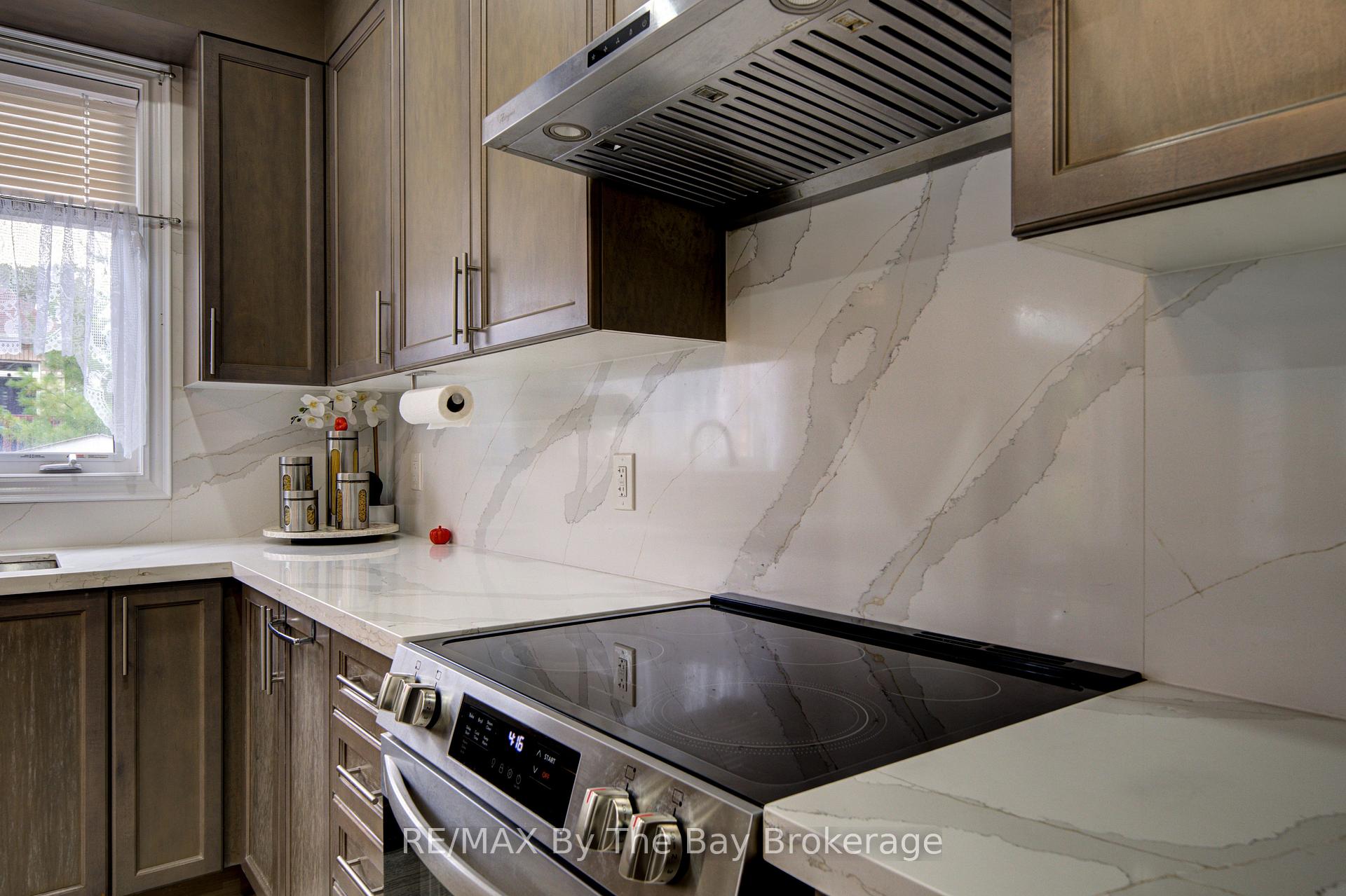 Photo 19 of 120 Allegra Drive, Wasaga Beach — HOMEH