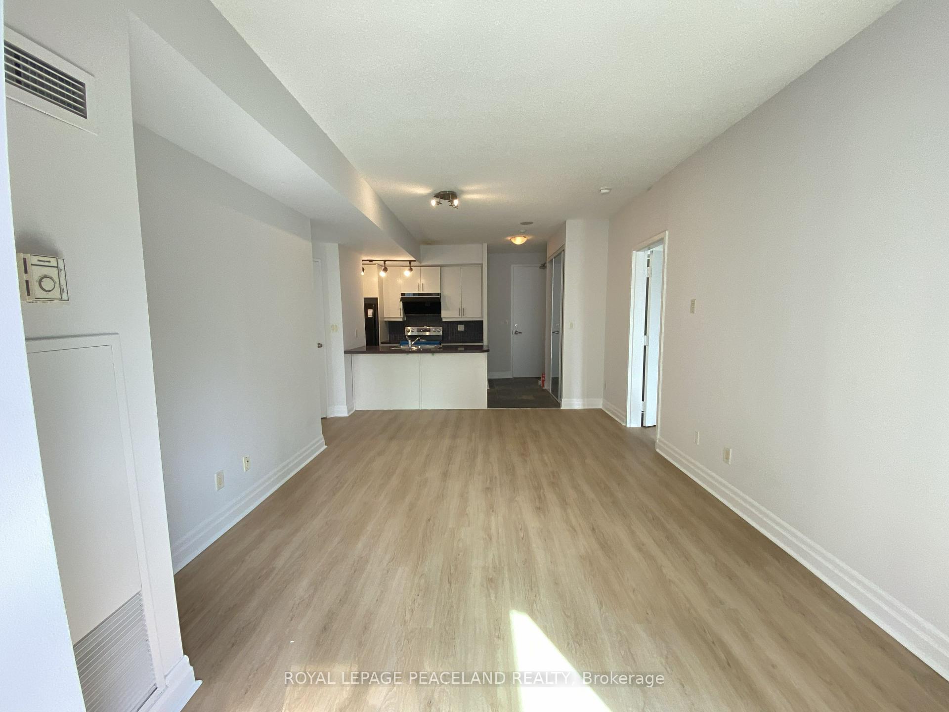 Photo 5 of Unit 703, 70 Alexander Street, Toronto, Church-Yonge Corridor — HOMEH