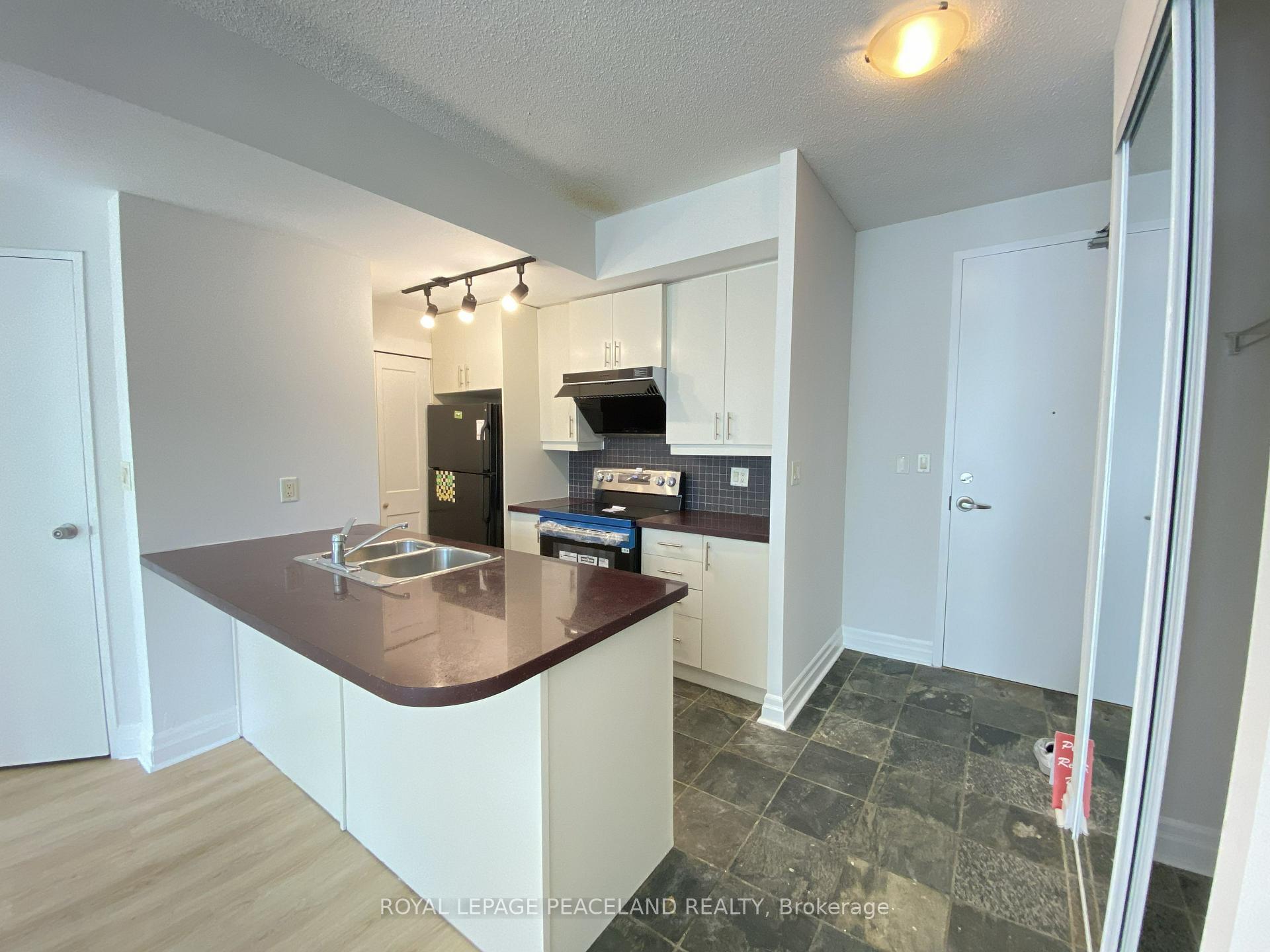 Photo 11 of Unit 703, 70 Alexander Street, Toronto, Church-Yonge Corridor — HOMEH
