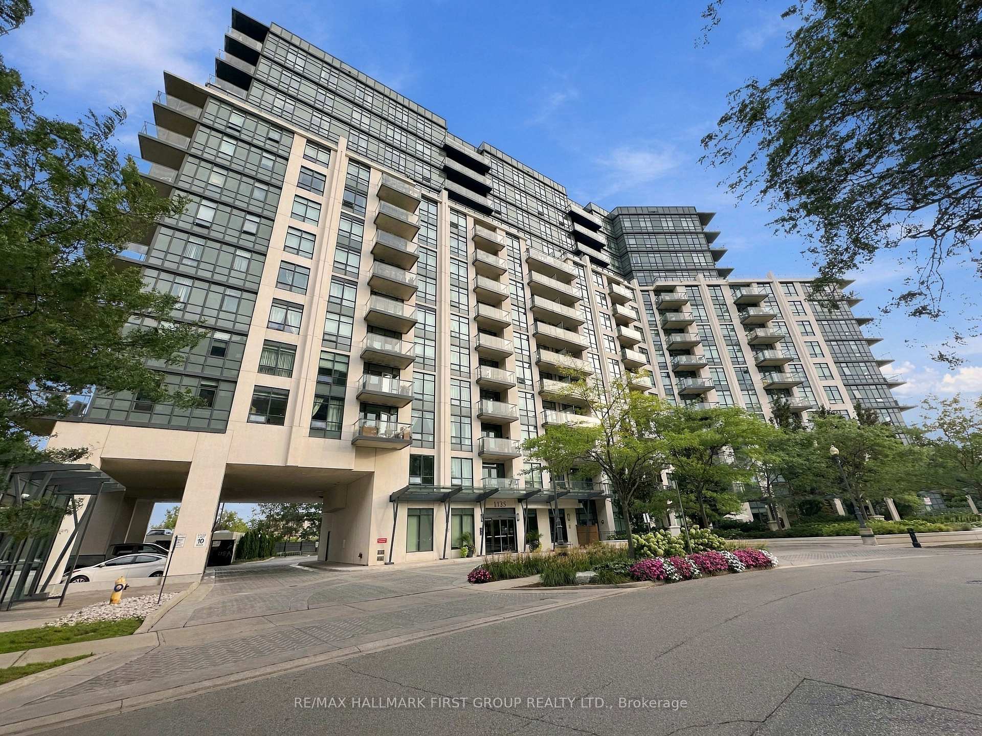 Photo 1 of 1135 Royal York Road, Etobicoke, Edenbridge-Humber Valley — HOMEH