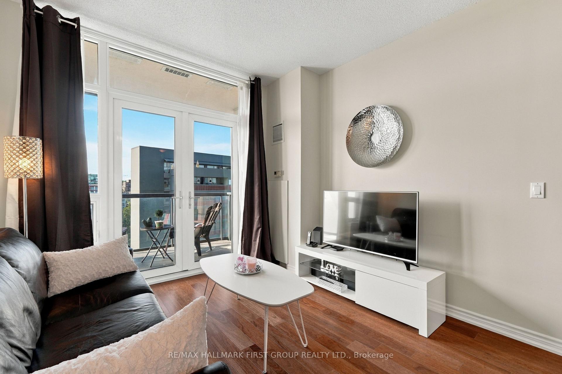 Photo 9 of 1135 Royal York Road, Etobicoke, Edenbridge-Humber Valley — HOMEH