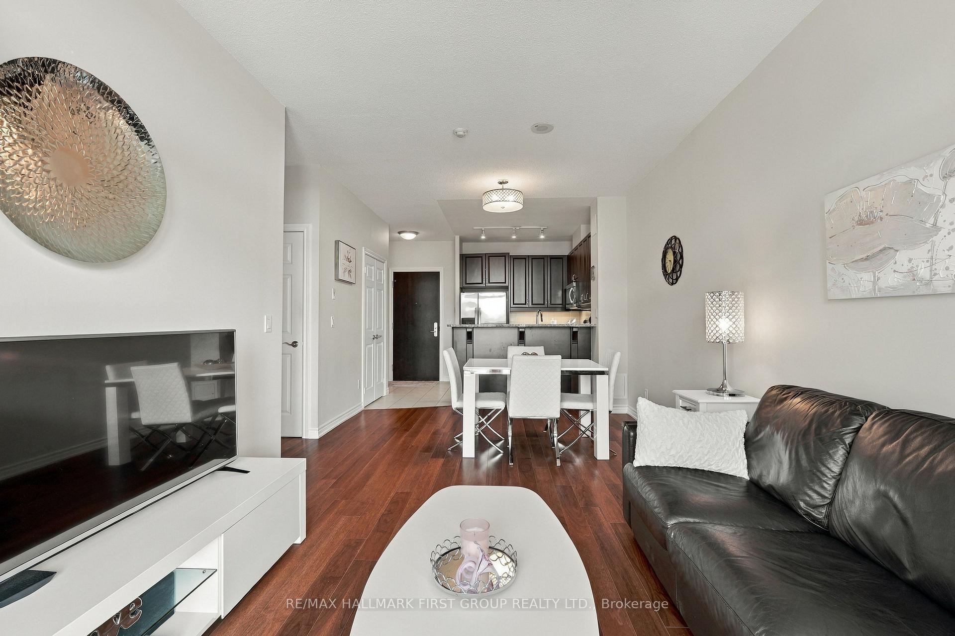 Photo 10 of 1135 Royal York Road, Etobicoke, Edenbridge-Humber Valley — HOMEH