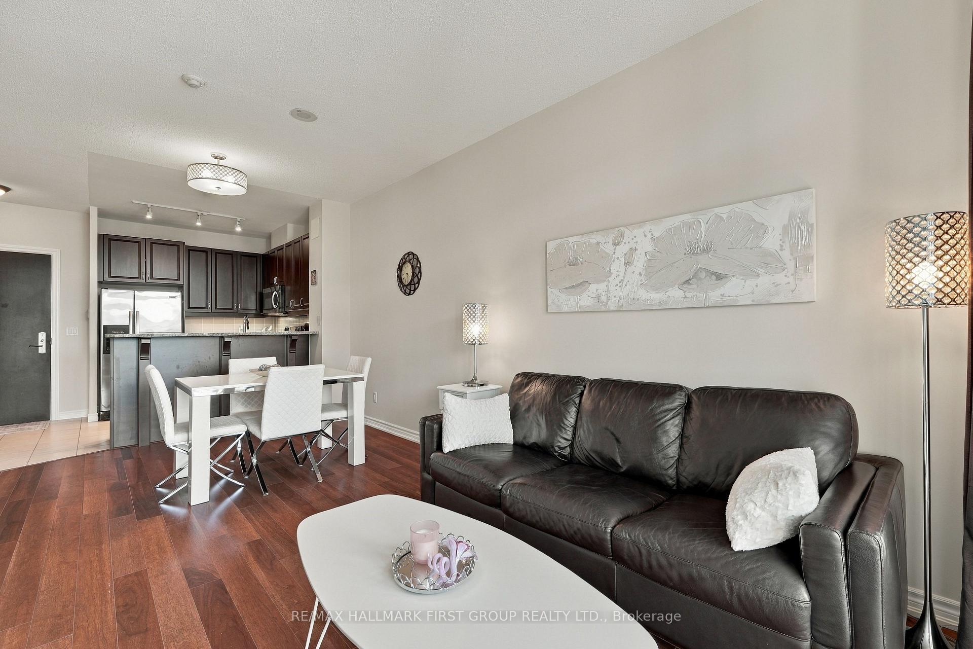 Photo 11 of 1135 Royal York Road, Etobicoke, Edenbridge-Humber Valley — HOMEH