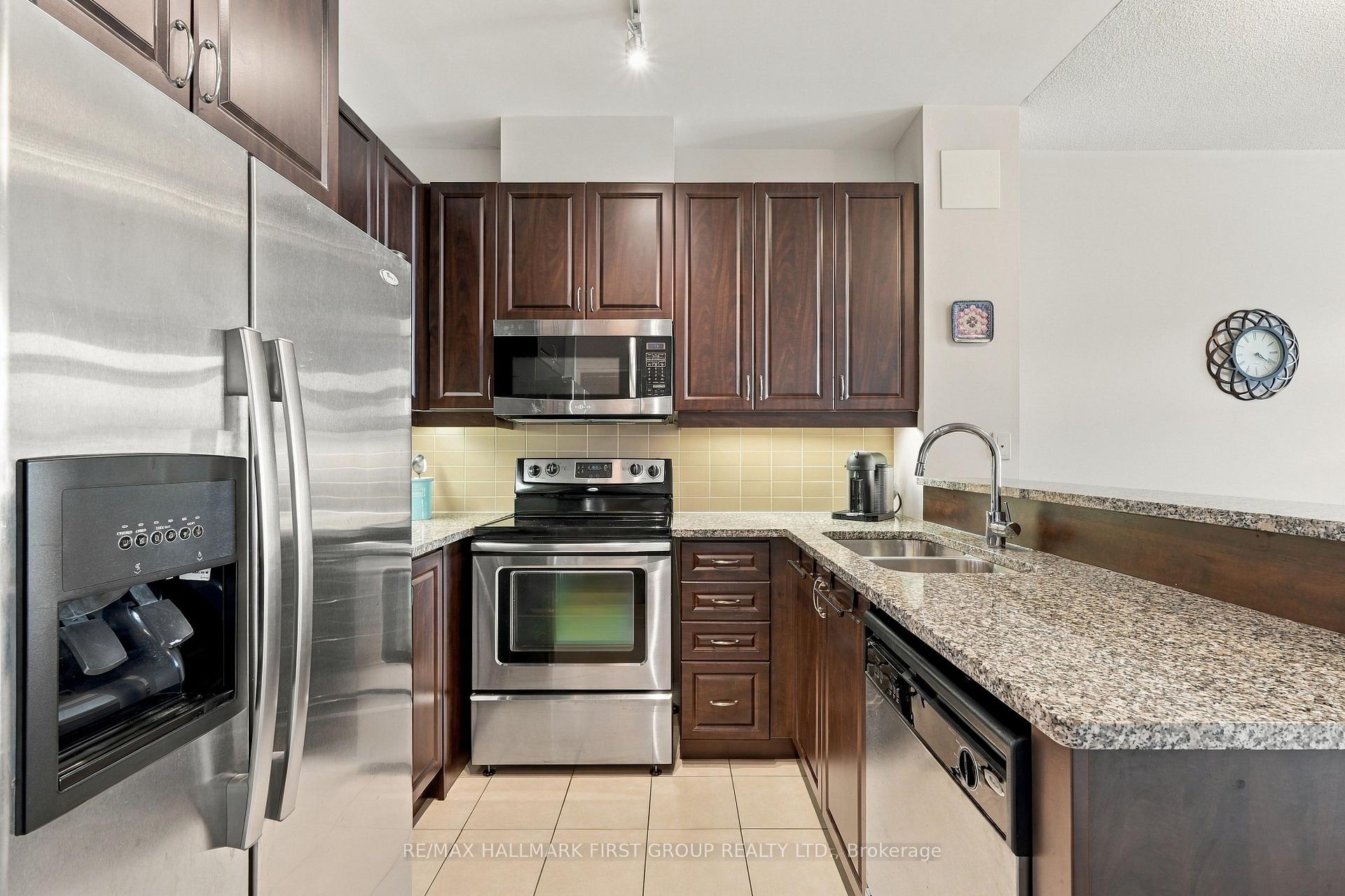 Photo 13 of 1135 Royal York Road, Etobicoke, Edenbridge-Humber Valley — HOMEH