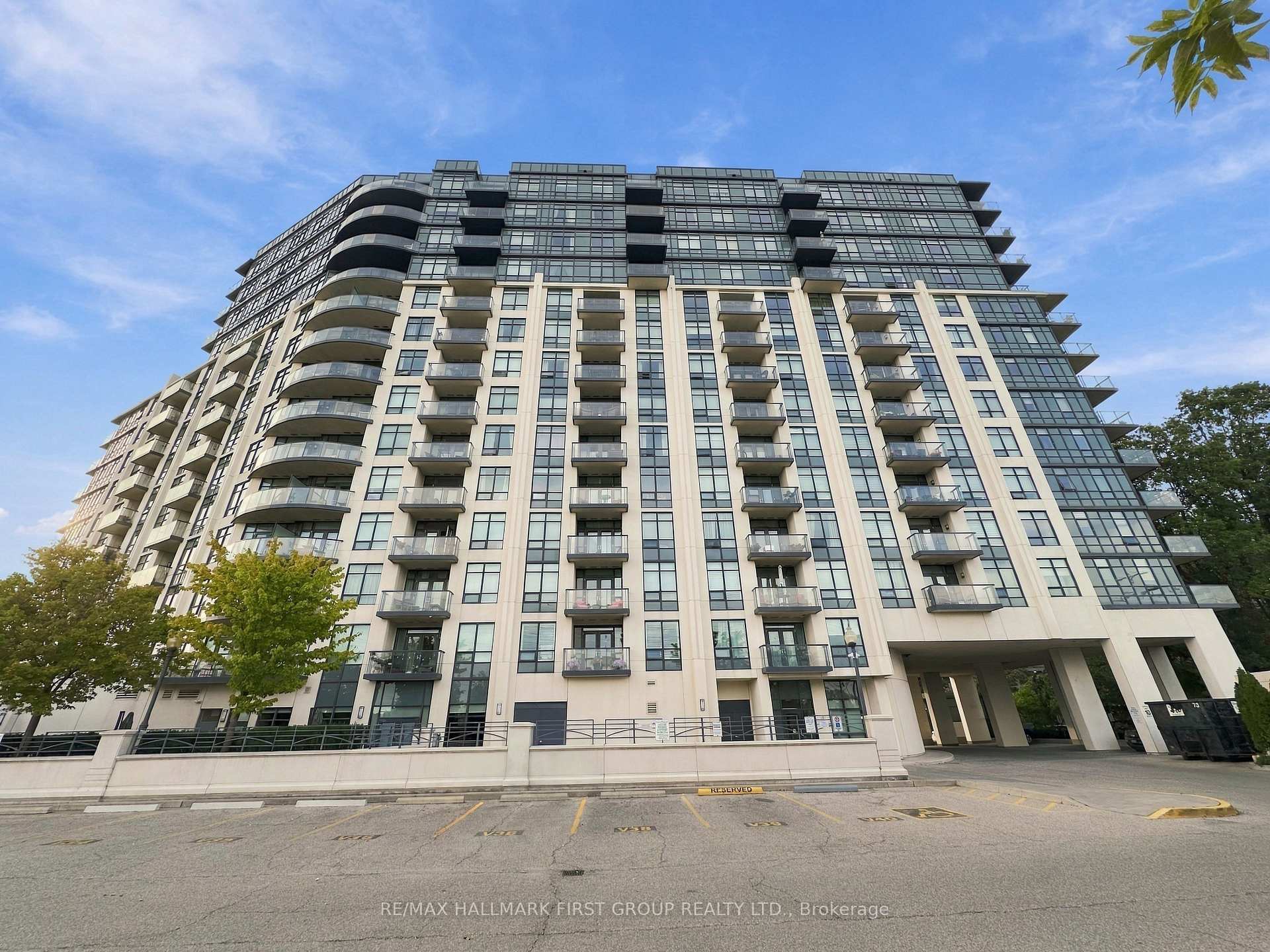 Photo 44 of 1135 Royal York Road, Etobicoke, Edenbridge-Humber Valley — HOMEH