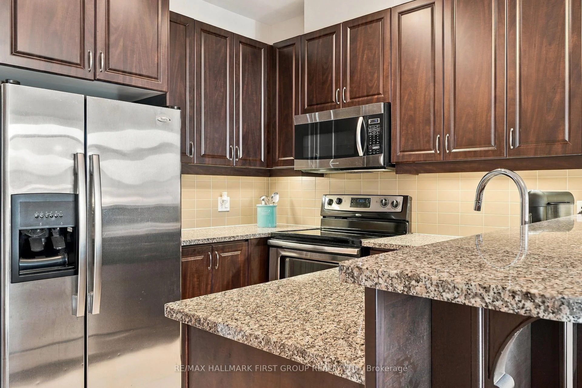 Photo 14 of 1135 Royal York Road, Etobicoke, Edenbridge-Humber Valley — HOMEH