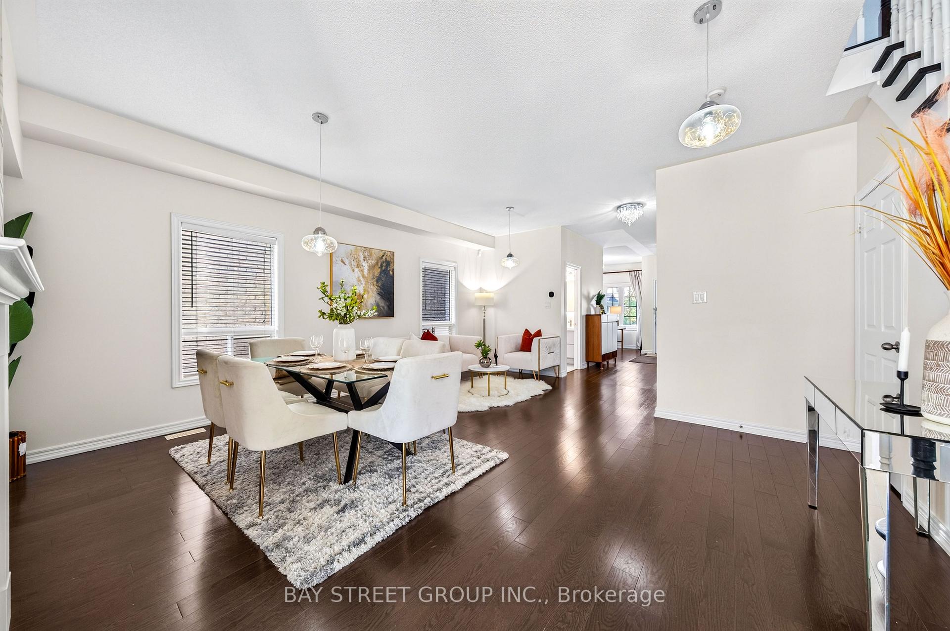 Photo 13 of 37 Rembrandt Drive, Markham, Village Green-South Unionville — HOMEH