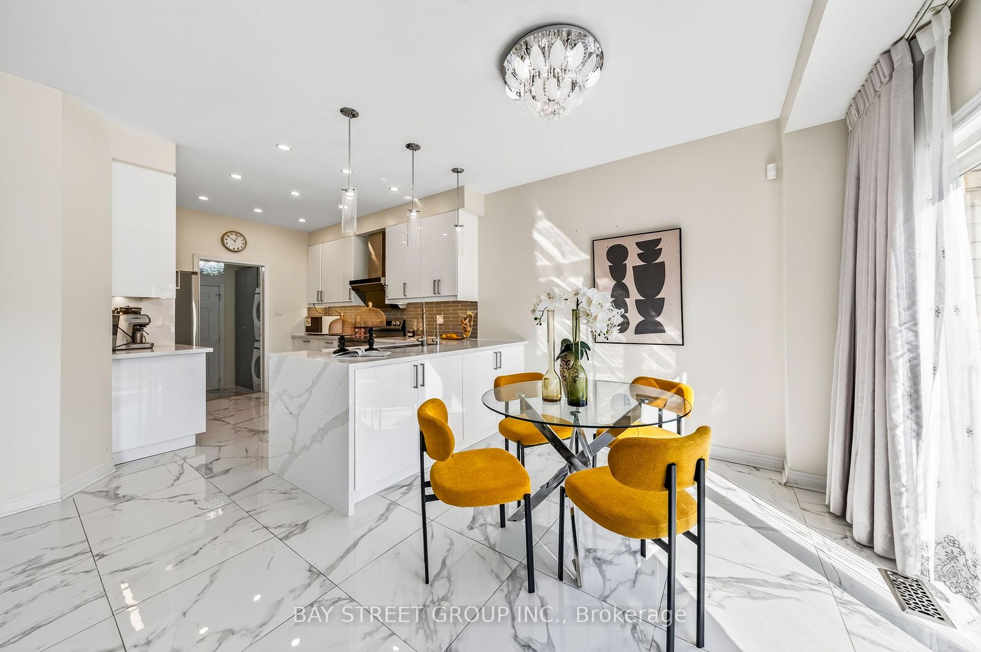 Photo 21 of 37 Rembrandt Drive, Markham, Village Green-South Unionville — HOMEH