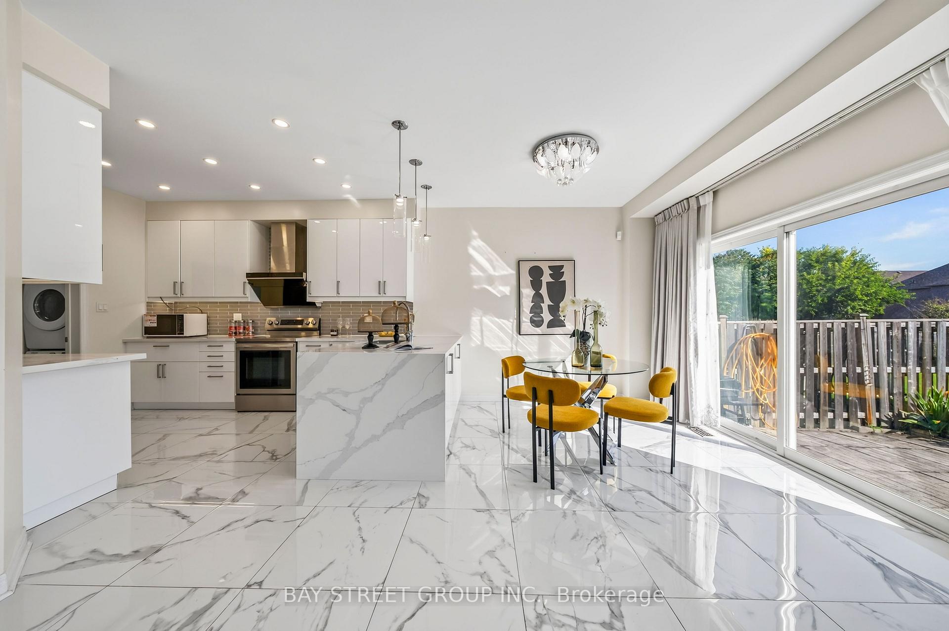 Photo 20 of 37 Rembrandt Drive, Markham, Village Green-South Unionville — HOMEH