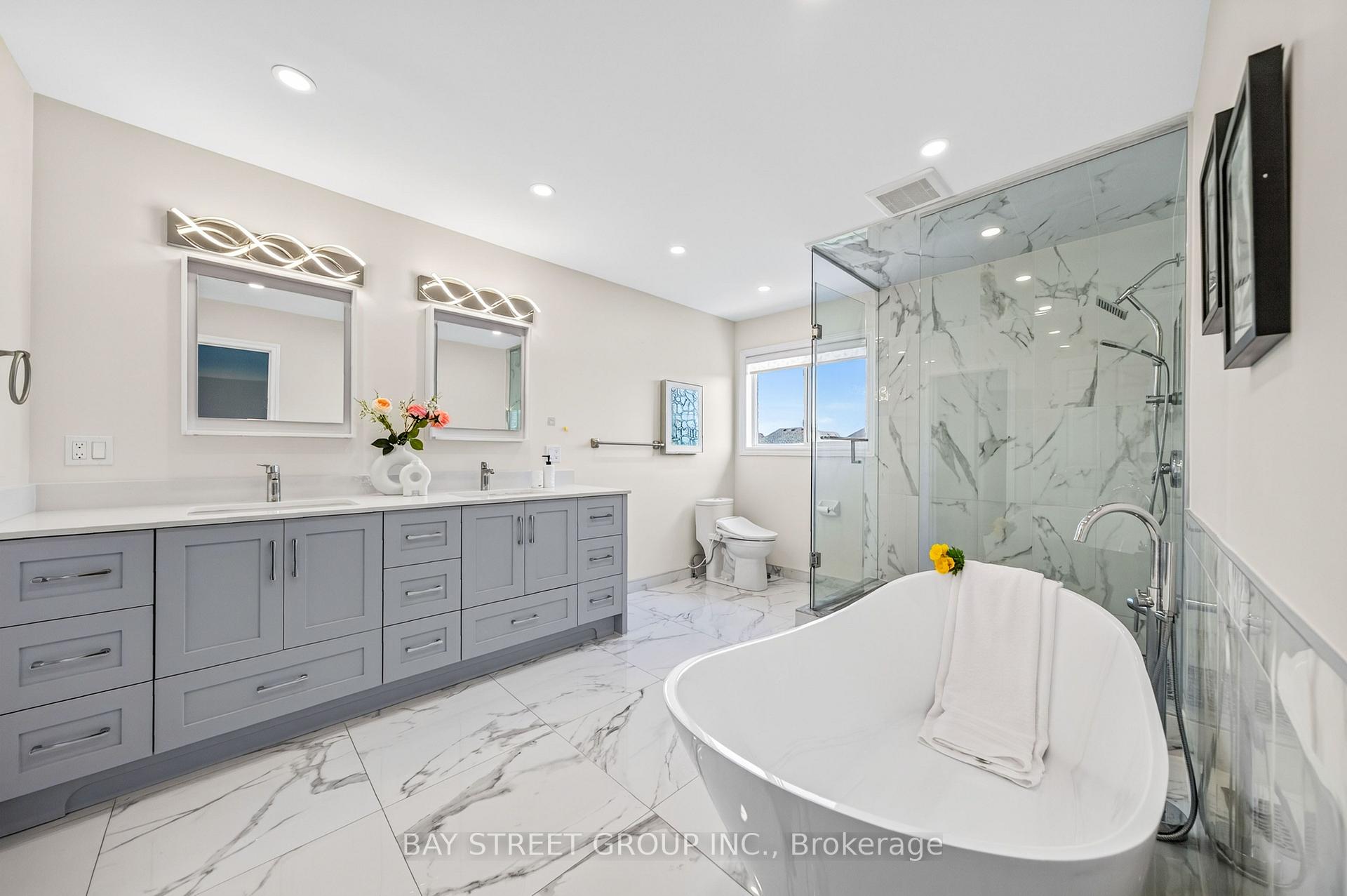 Photo 41 of 37 Rembrandt Drive, Markham, Village Green-South Unionville — HOMEH