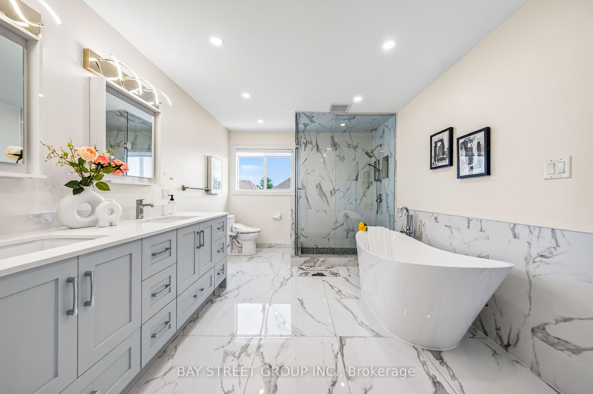 Photo 42 of 37 Rembrandt Drive, Markham, Village Green-South Unionville — HOMEH