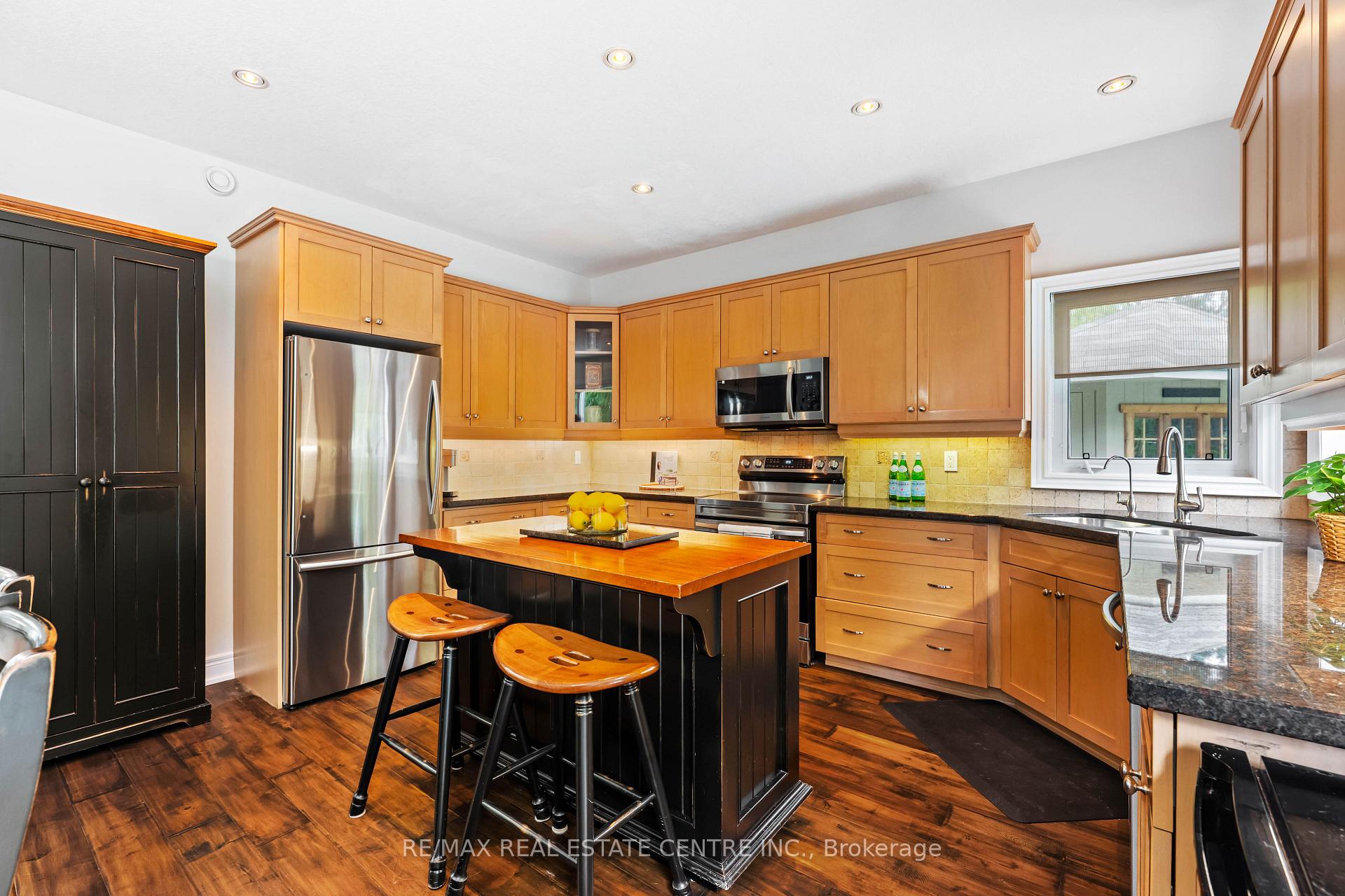 Photo 10 of 119 Oak Ridge Drive, Orangeville — HOMEH